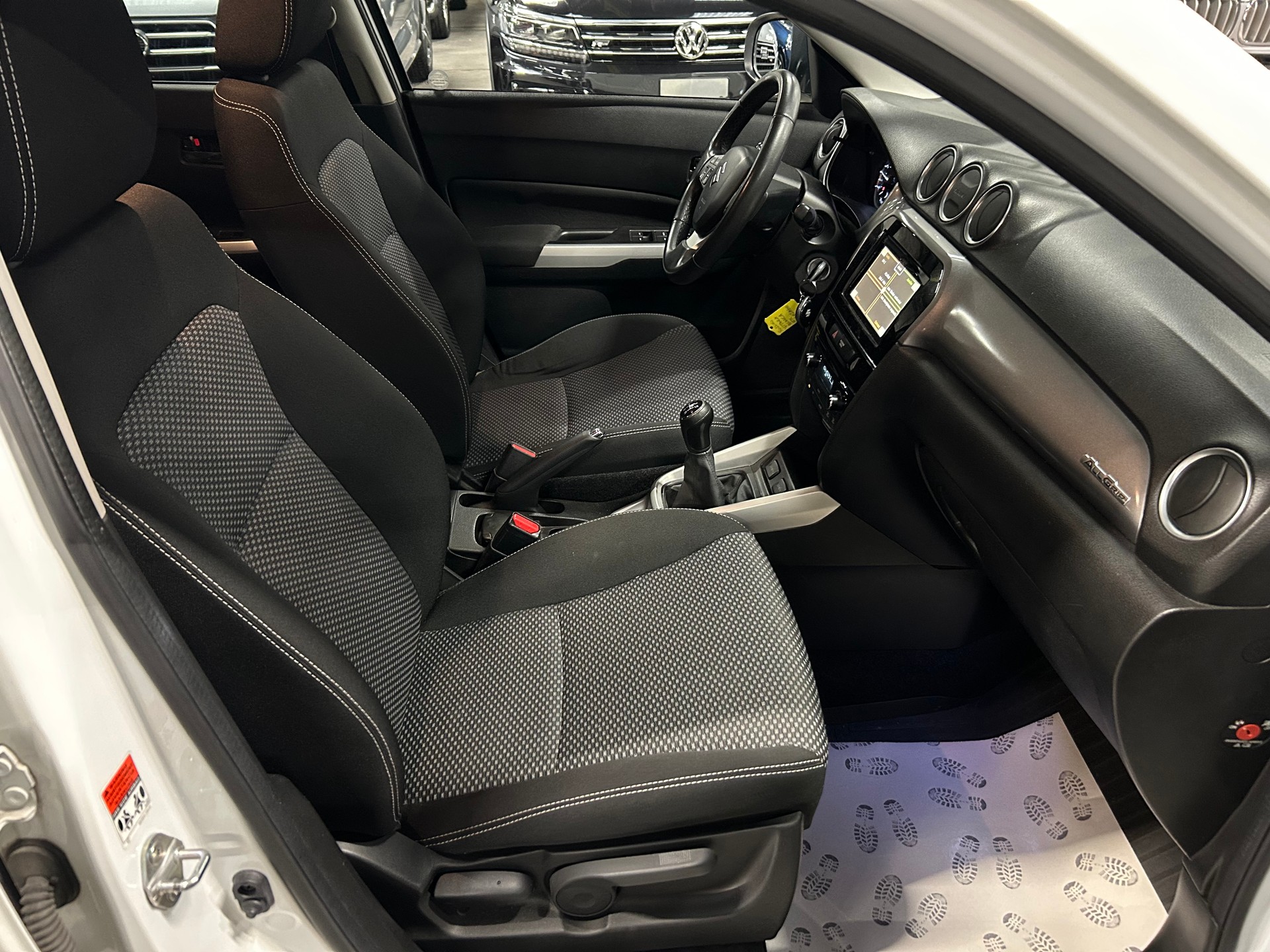 SUZUKI Vitara 1.6 Compact Top-image-13