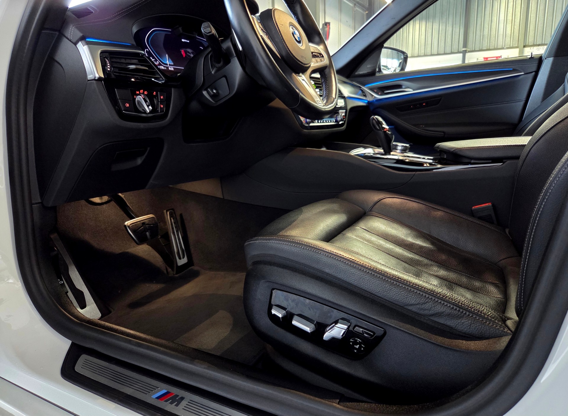 BMW 545e xDrive M-Sport-image-11