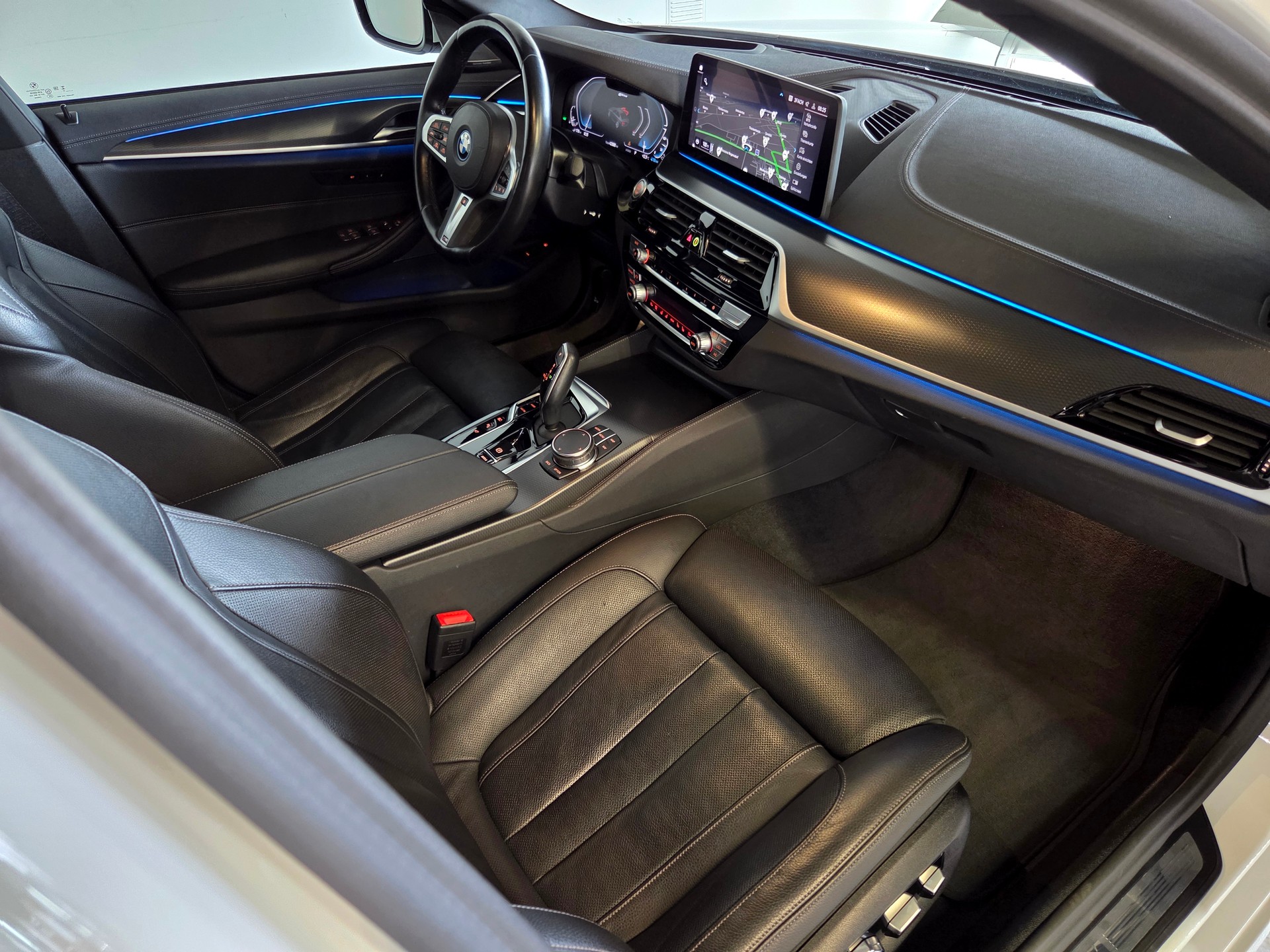 BMW 545e xDrive M-Sport-image-10