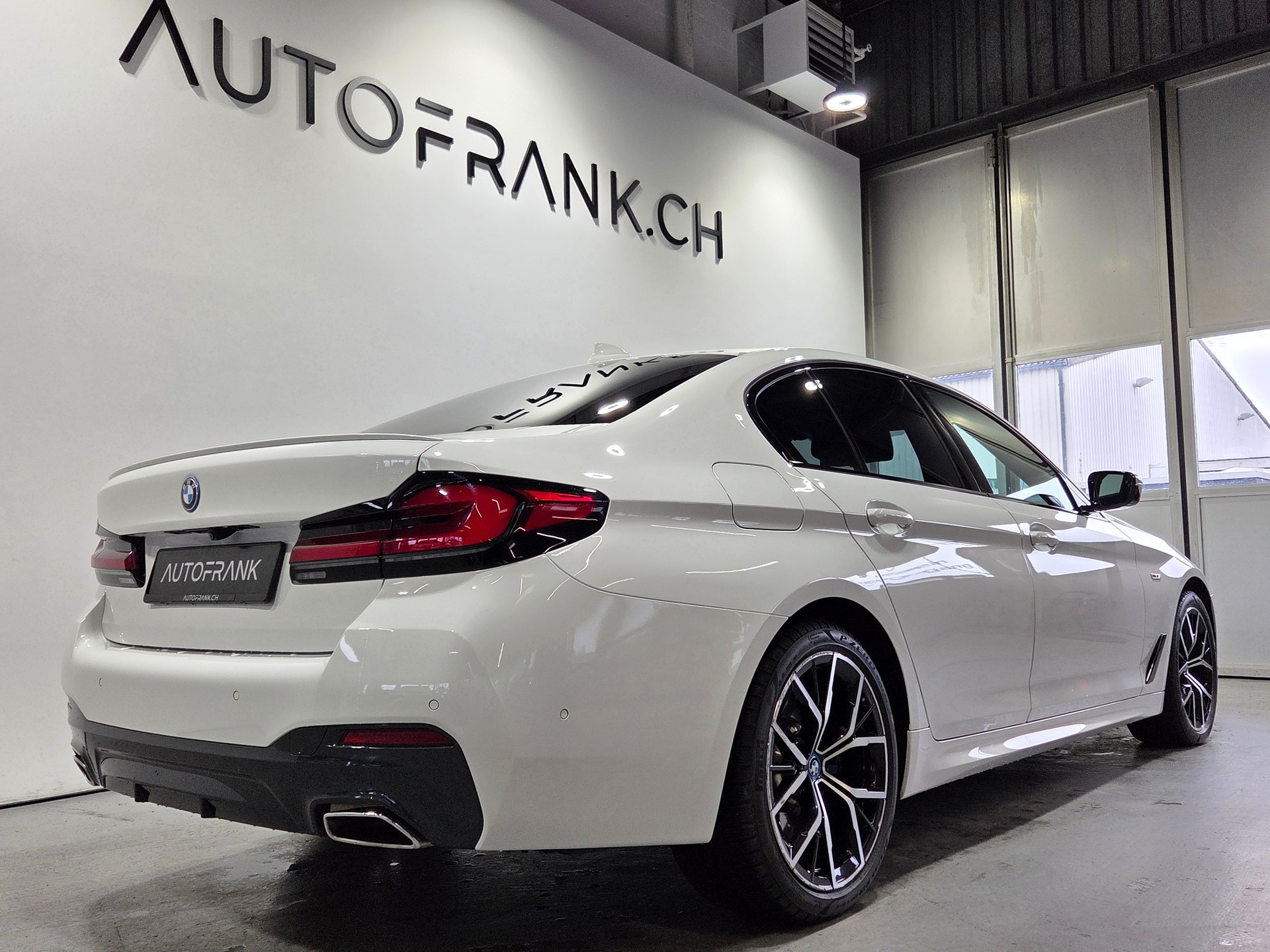 BMW 545e xDrive M-Sport-image-21