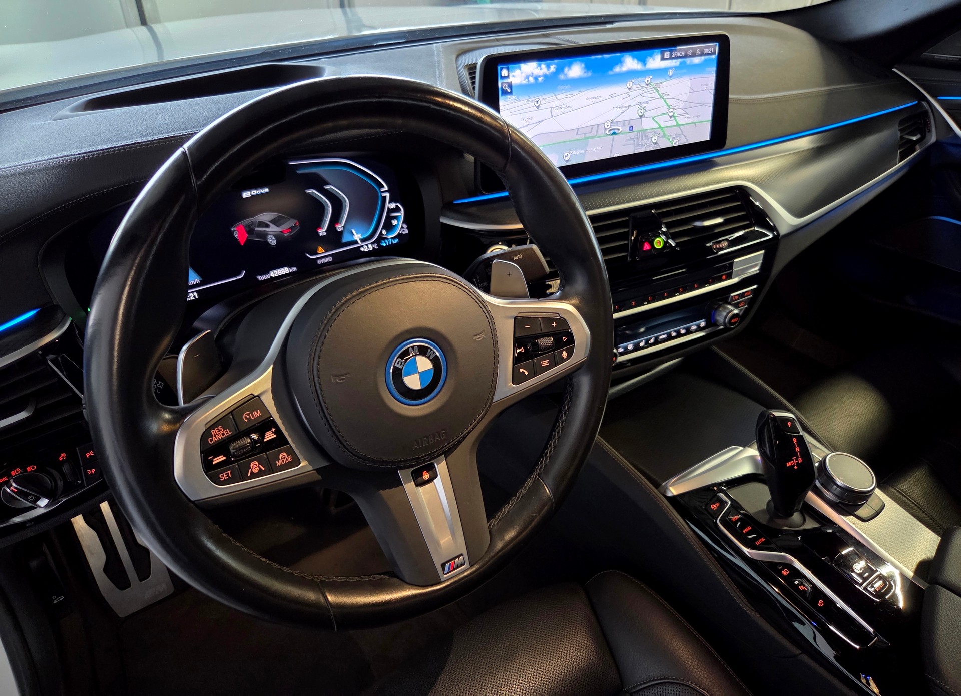 BMW 545e xDrive M-Sport-image-12