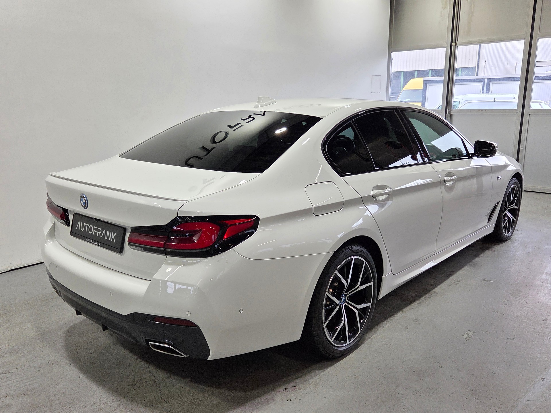 BMW 545e xDrive M-Sport-image-23