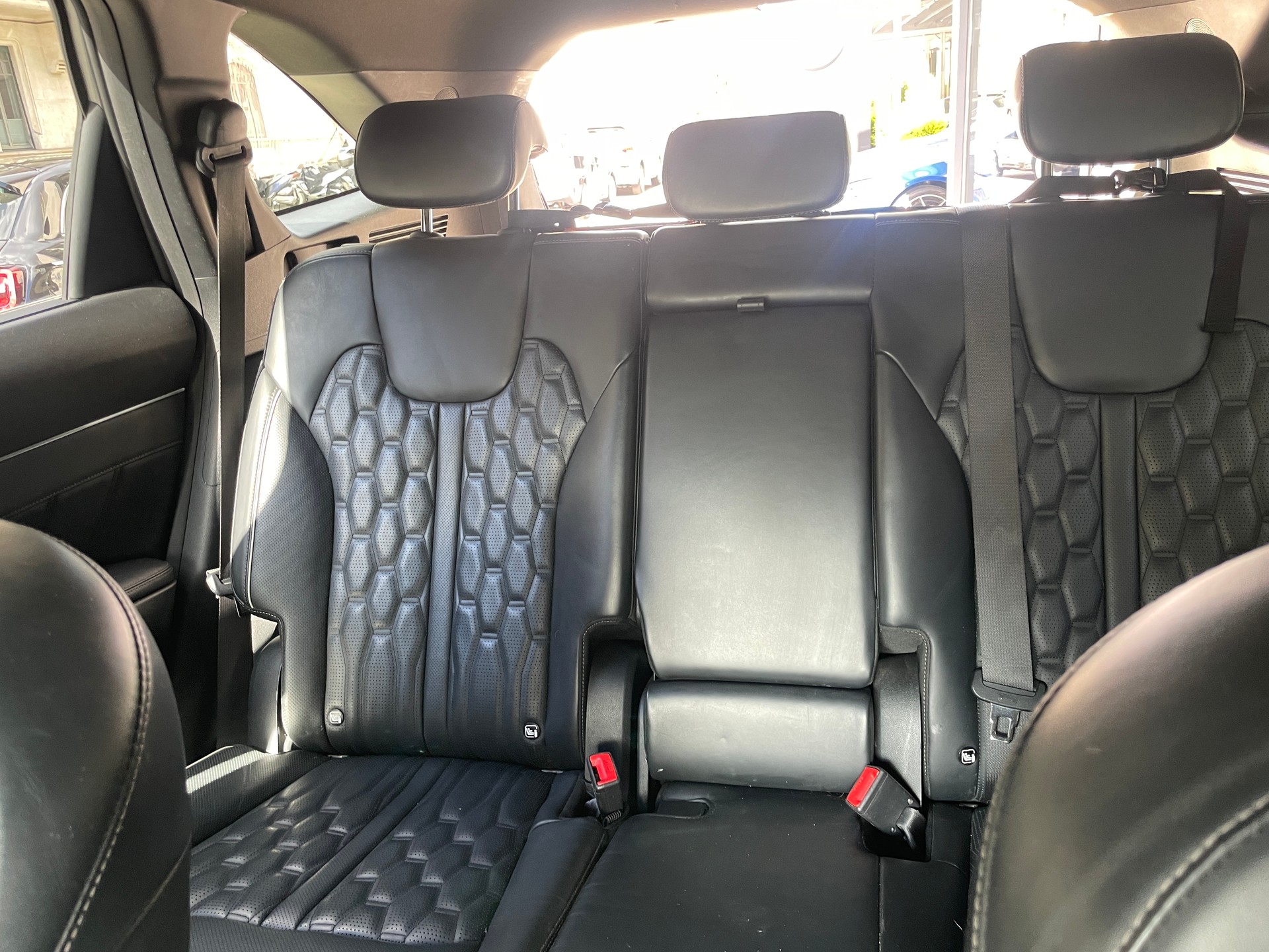 KIA Sorento 1.6 HEV Style 7P-image-9