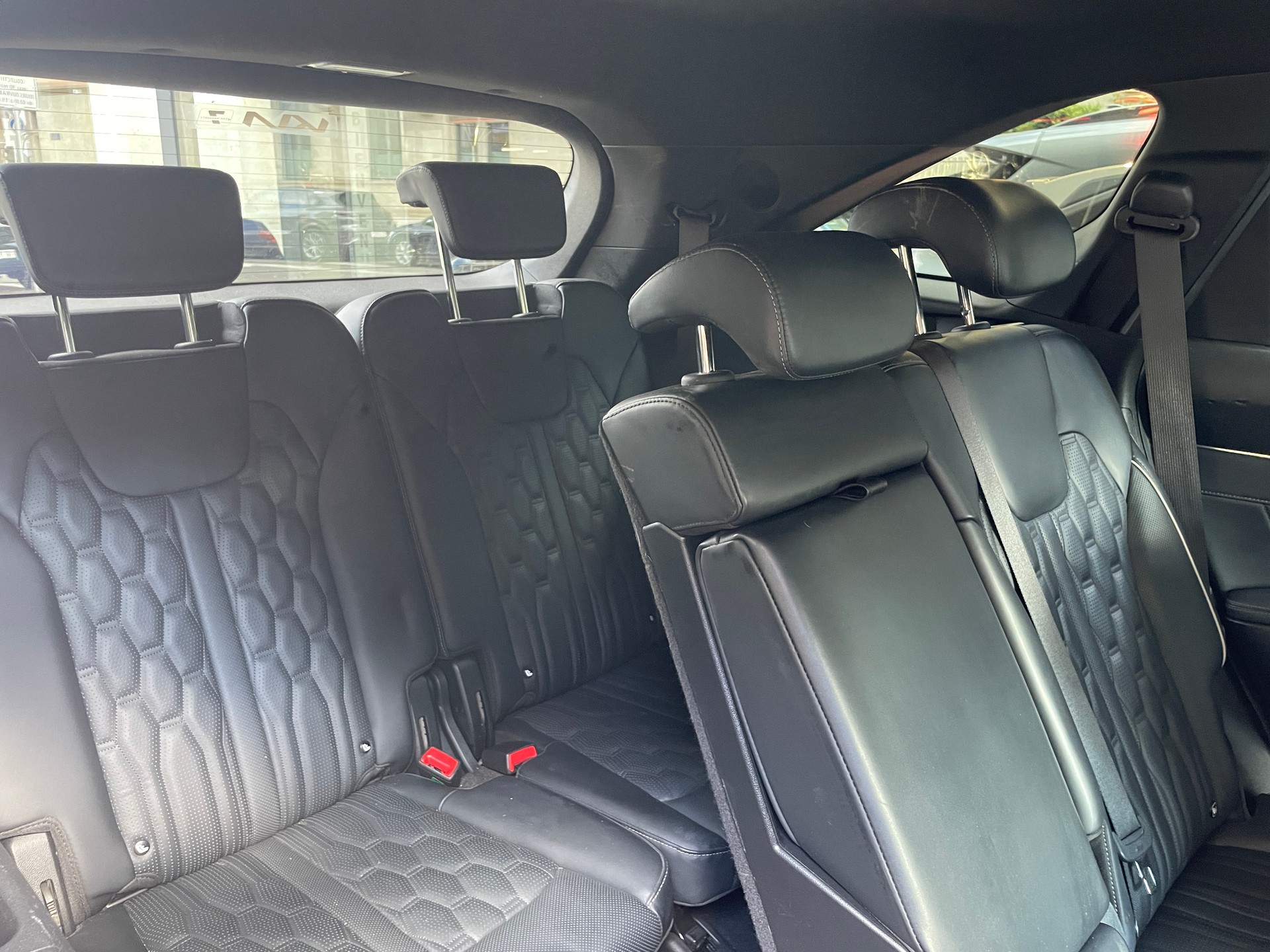 KIA Sorento 1.6 HEV Style 7P-image-10