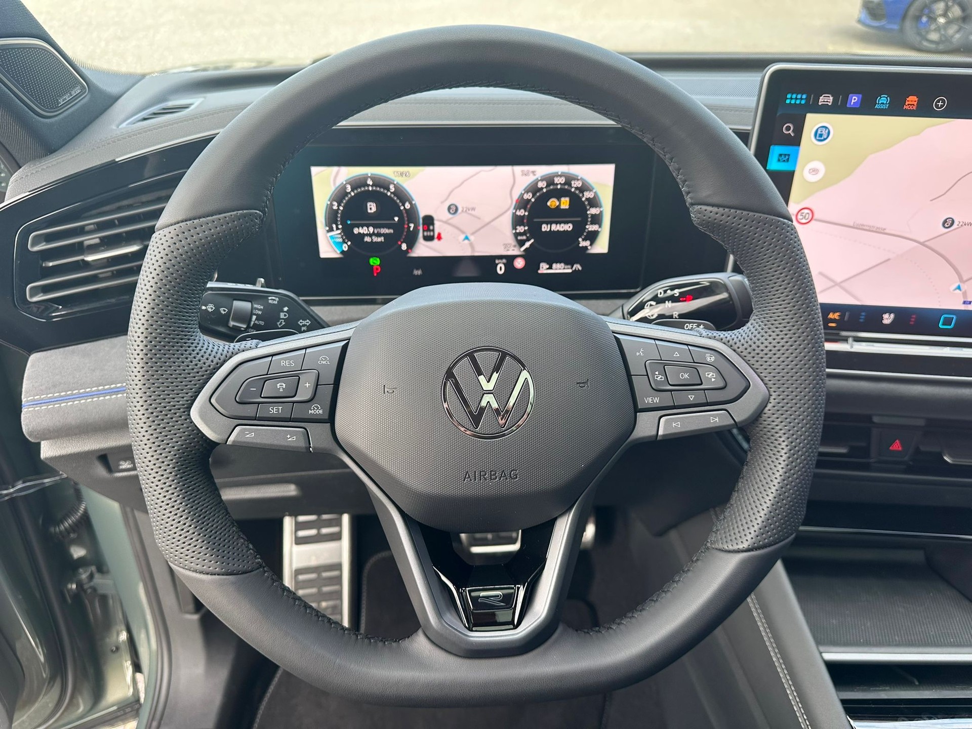VW Tiguan 2.0 TSI DSG R-Line Plus 4Motion-image-14