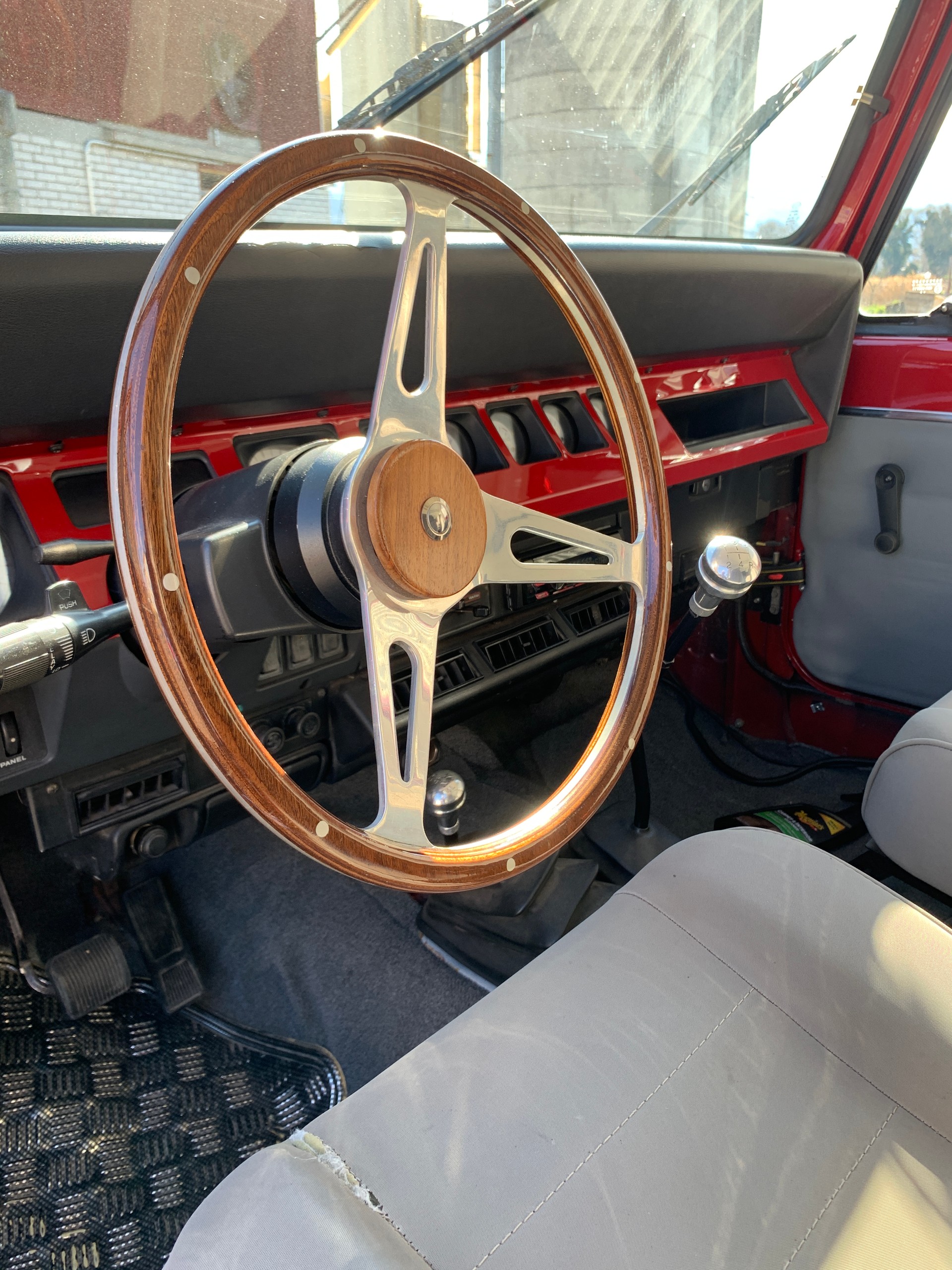 JEEP Wrangler 4.0 Laredo-image-4