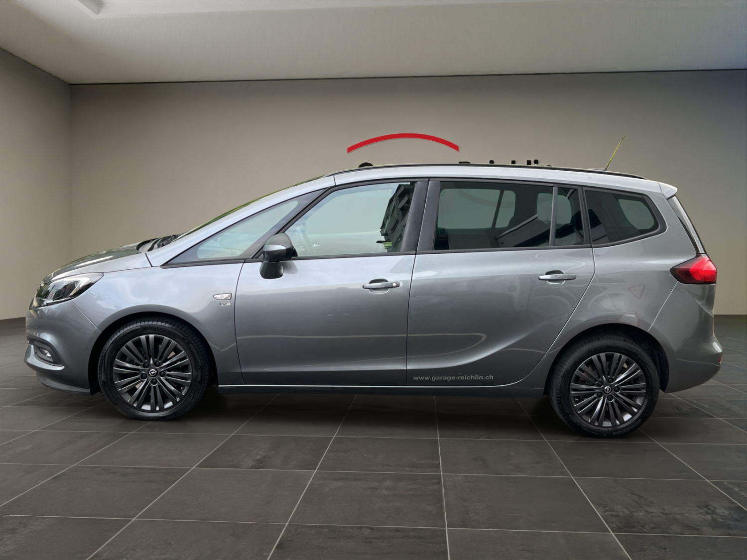 OPEL Zafira 1.6T eTEC 120 Years-showroom-element-1