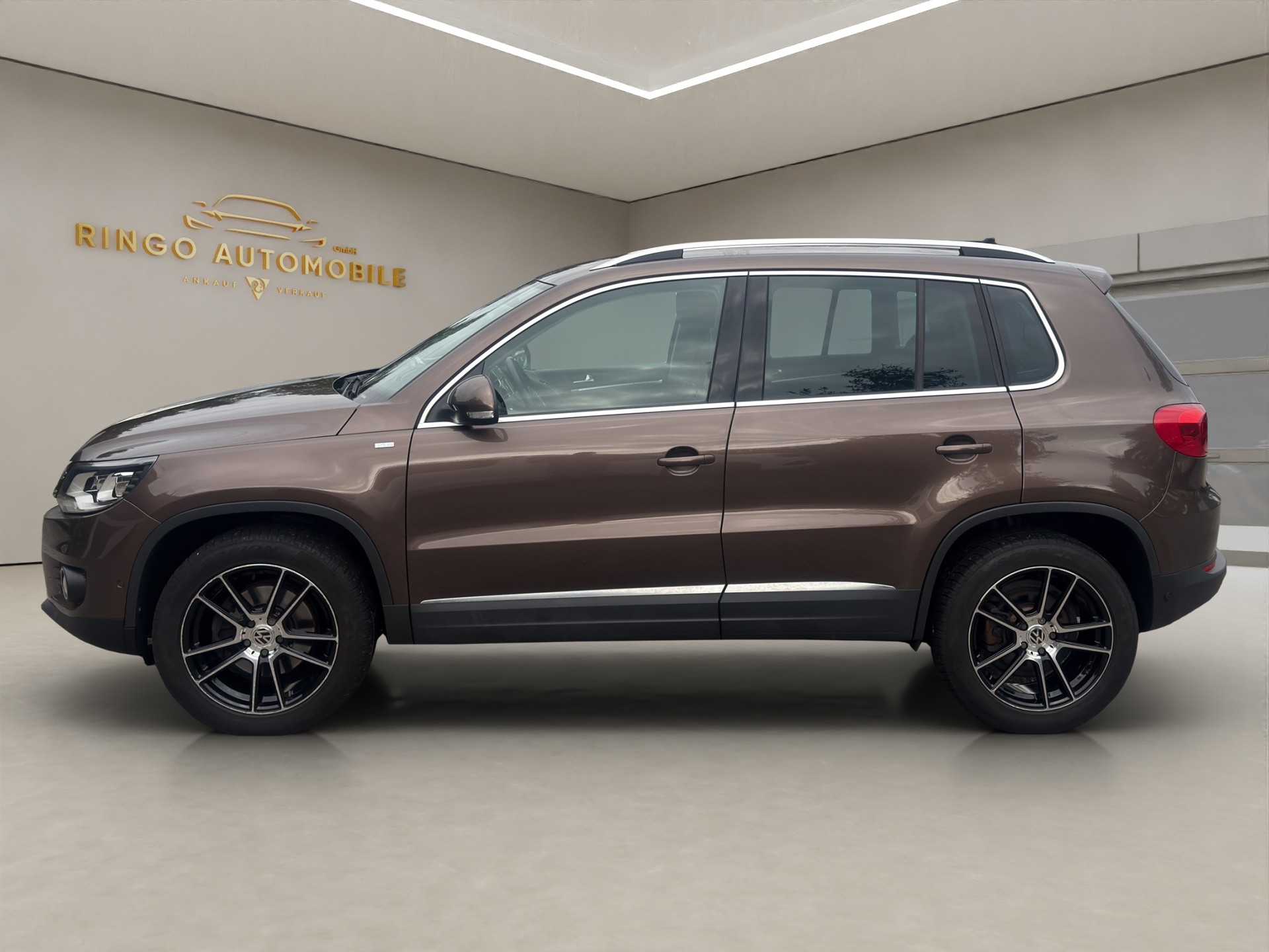 VW Tiguan 2.0 TSI Sport&Style 4Motion DSG-image-3