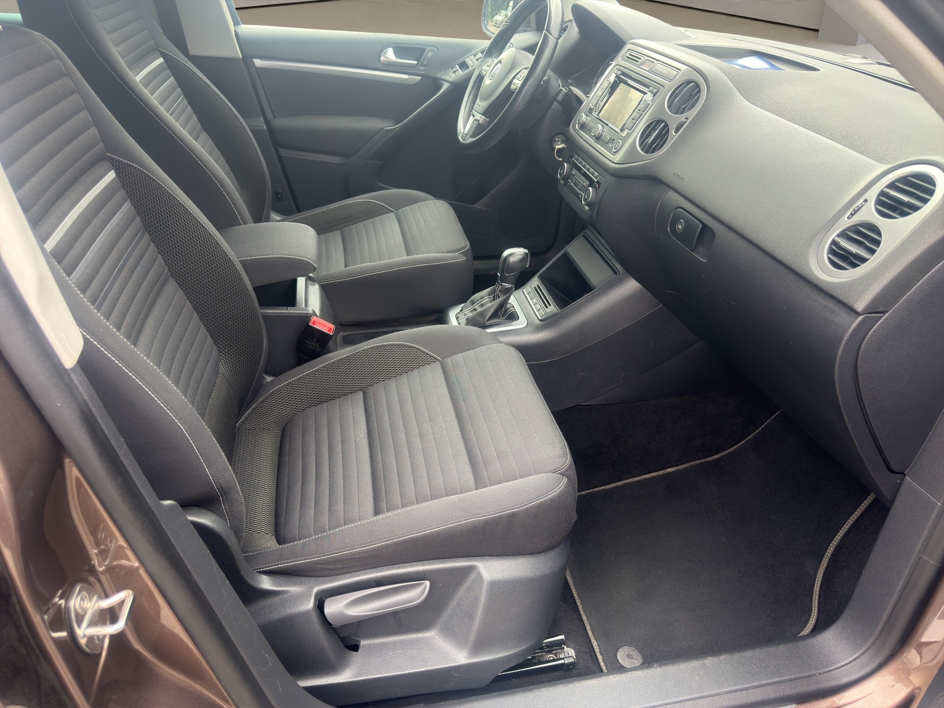 VW Tiguan 2.0 TSI Sport&Style 4Motion DSG-image-12
