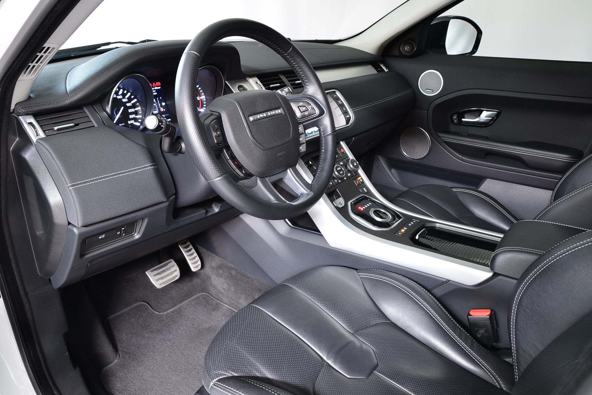 LAND ROVER Range Rover Evoque 2.2 TD4 Dynamic AT9-image-9