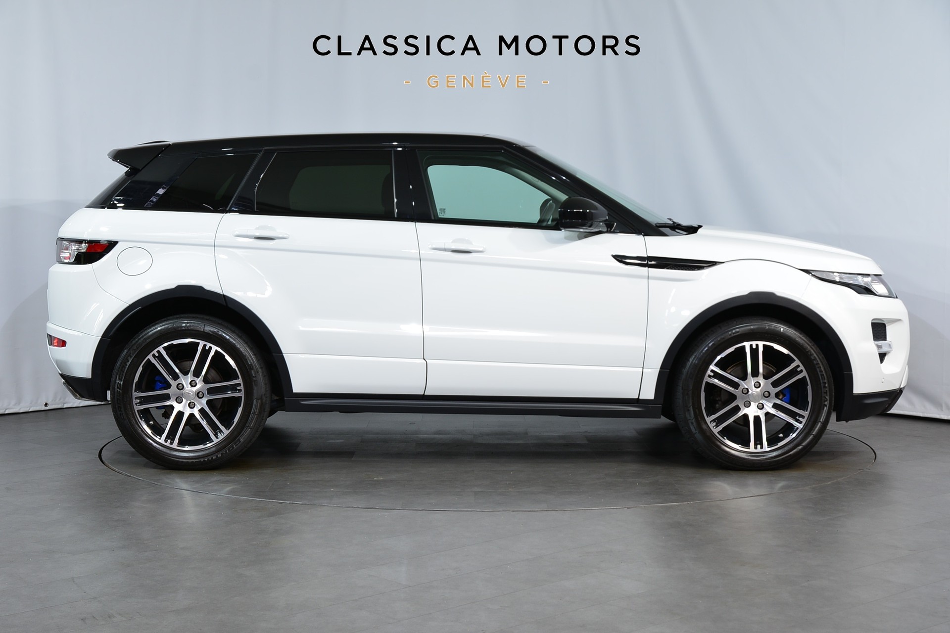 LAND ROVER Range Rover Evoque 2.2 TD4 Dynamic AT9-image-2