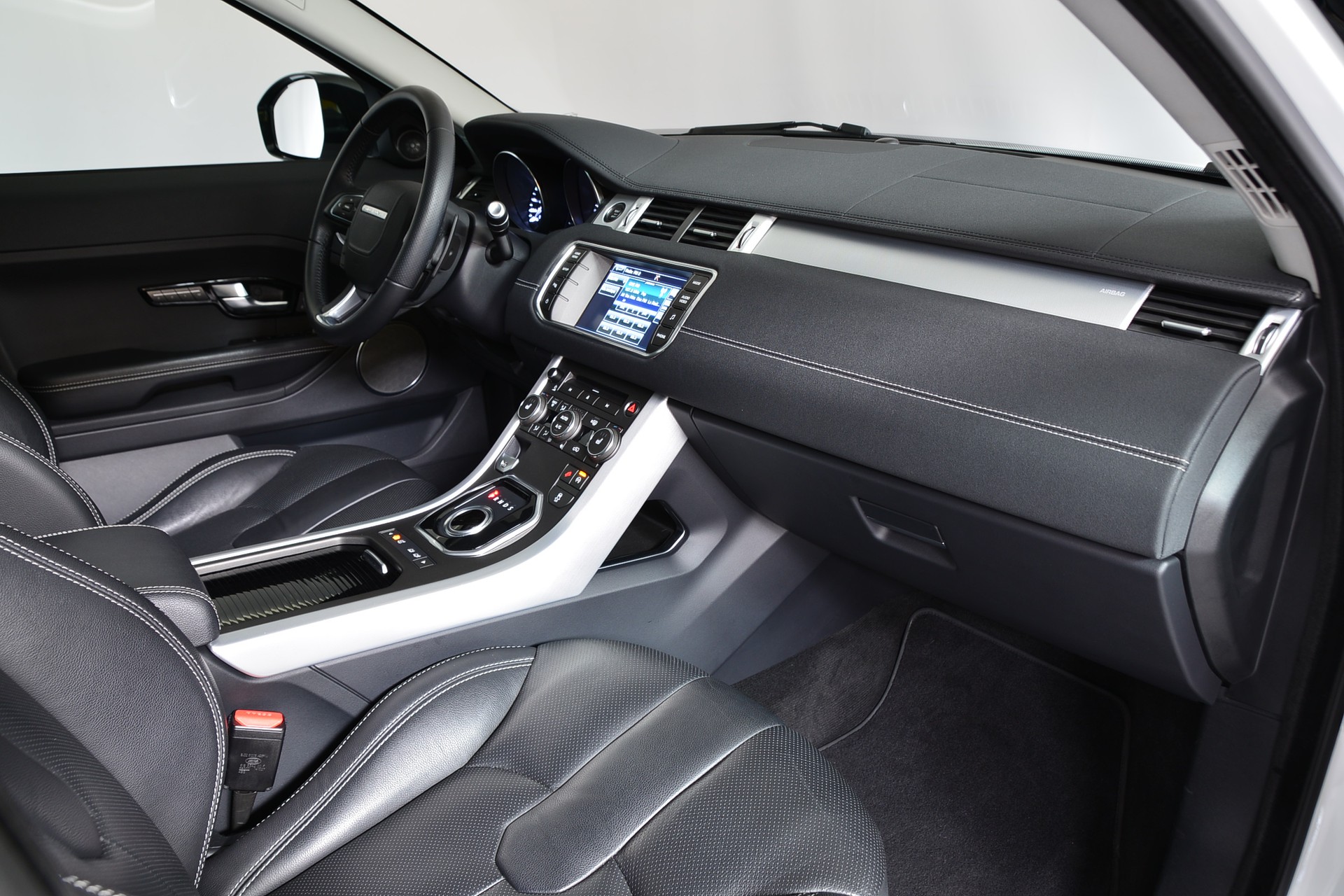 LAND ROVER Range Rover Evoque 2.2 TD4 Dynamic AT9-image-10