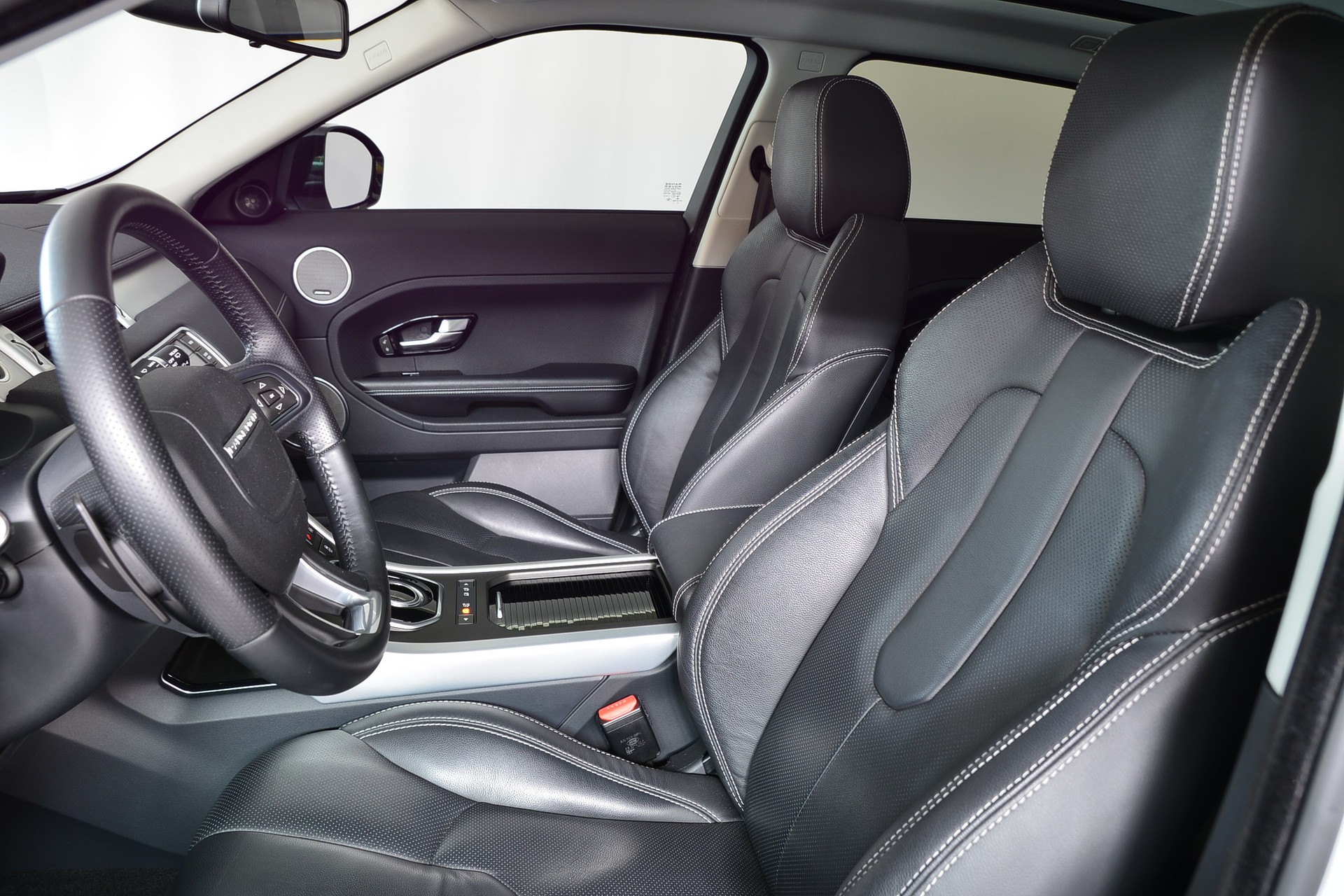 LAND ROVER Range Rover Evoque 2.2 TD4 Dynamic AT9-image-11
