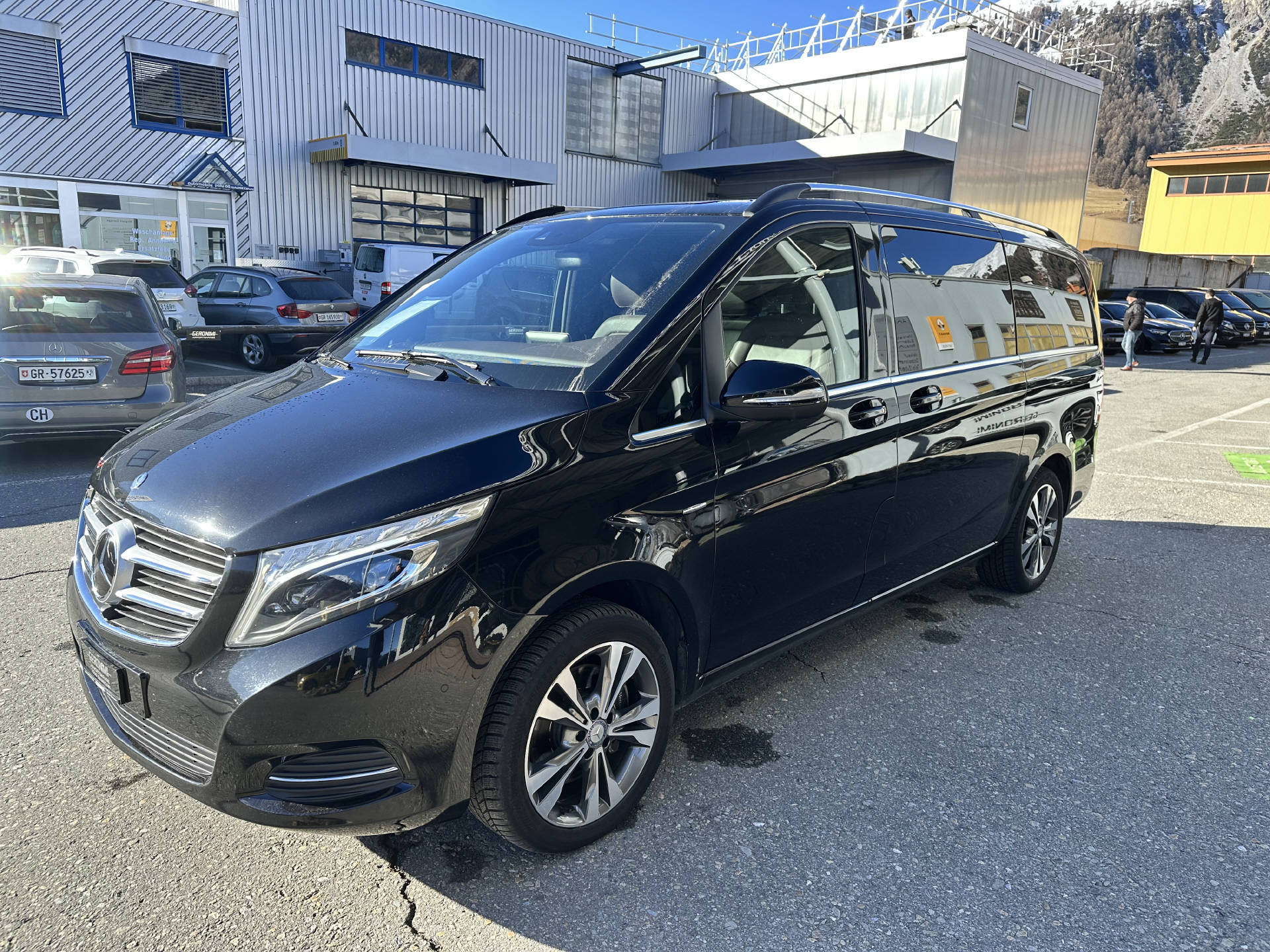 MERCEDES-BENZ V 250 d Avantgarde lang 4Matic-image-4