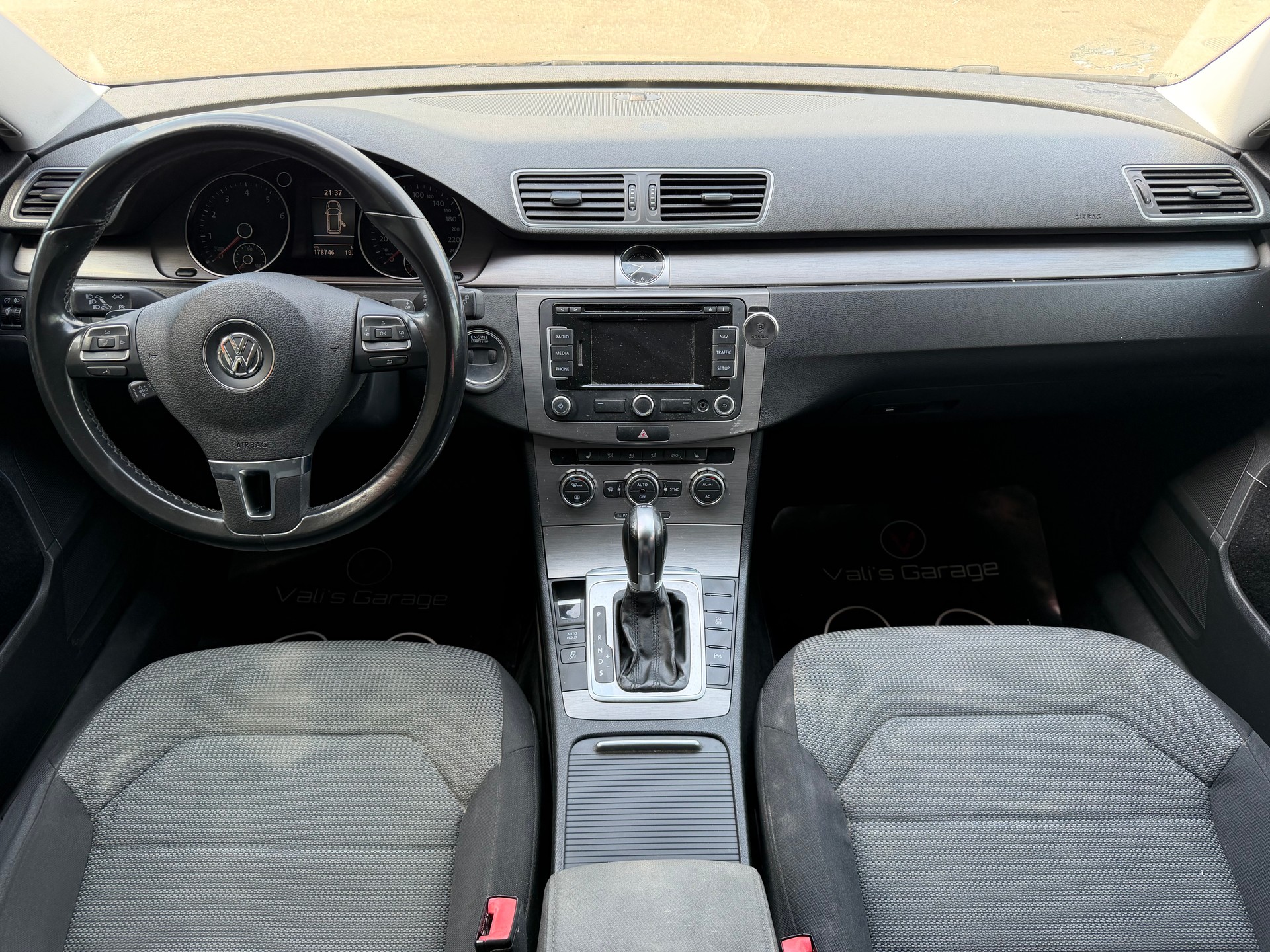 VW Passat Variant 1.4 TSI BMT Comfortline DSG-image-9