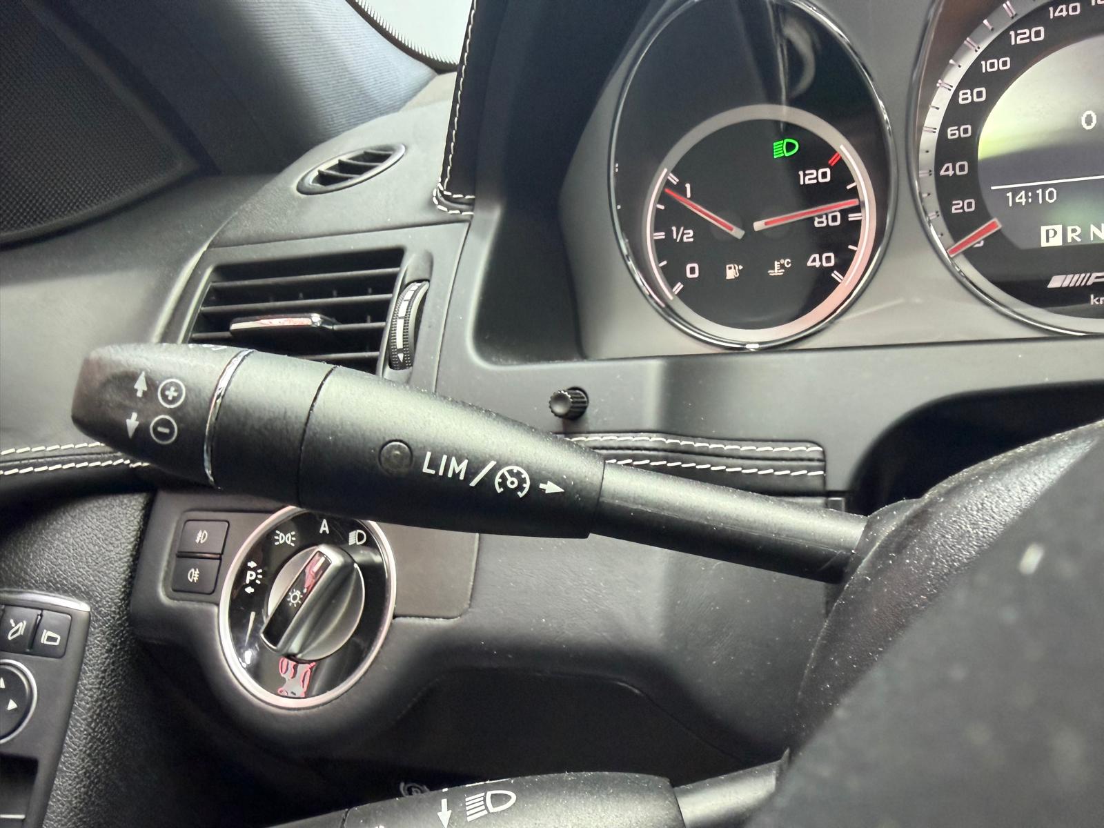 MERCEDES-BENZ C 63 AMG Avantgarde 7G-Tronic-image-22