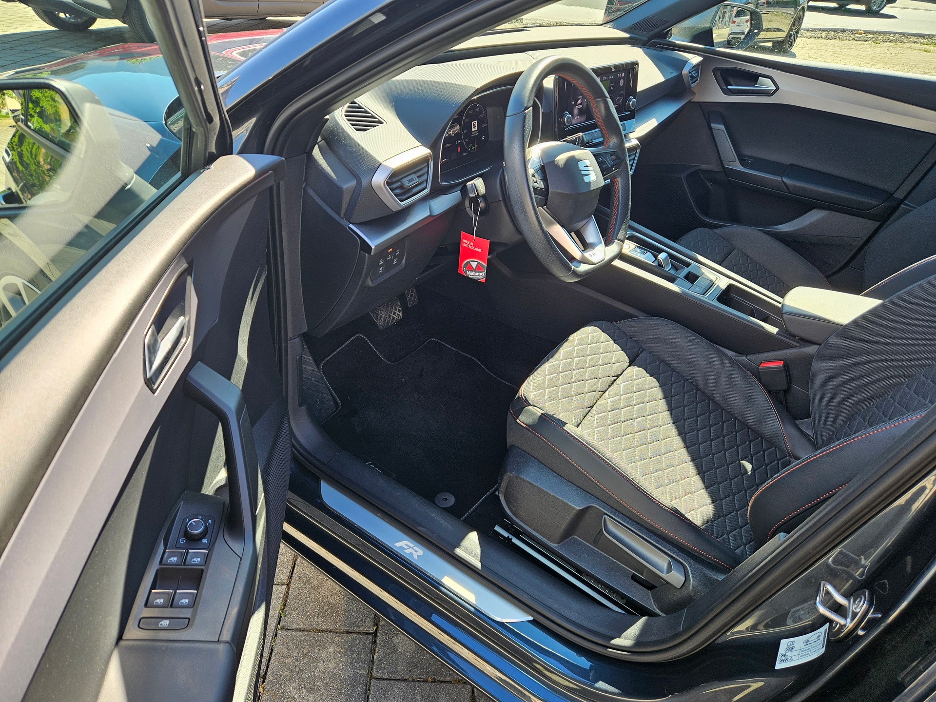 SEAT Leon 1.5 eTSI mHEV DSG FR-image-11