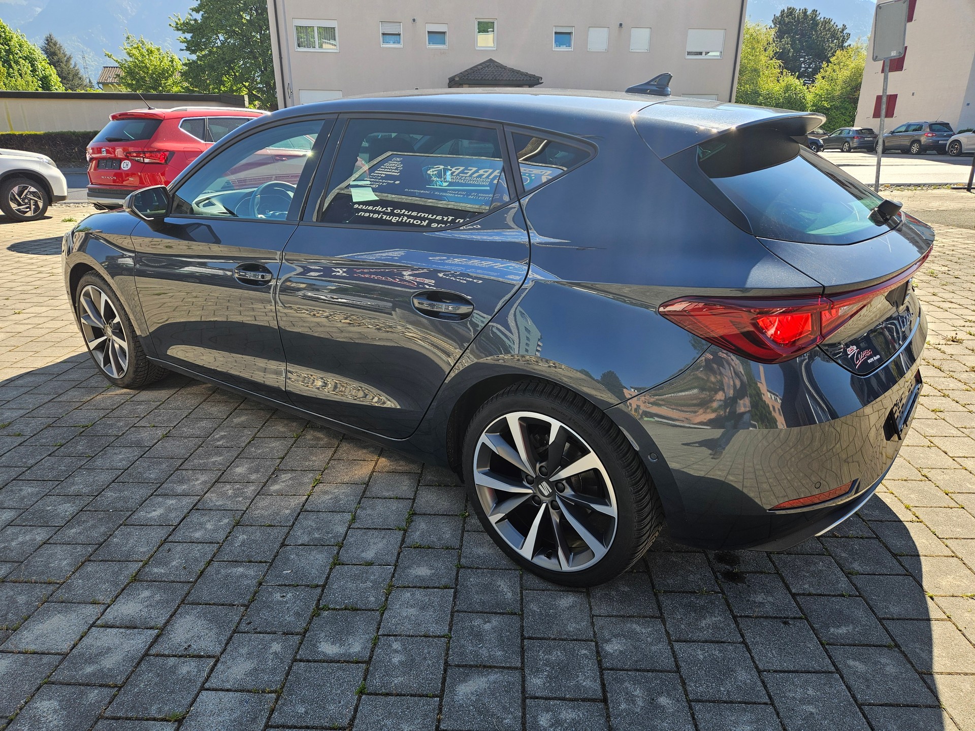 SEAT Leon 1.5 eTSI mHEV DSG FR-image-4