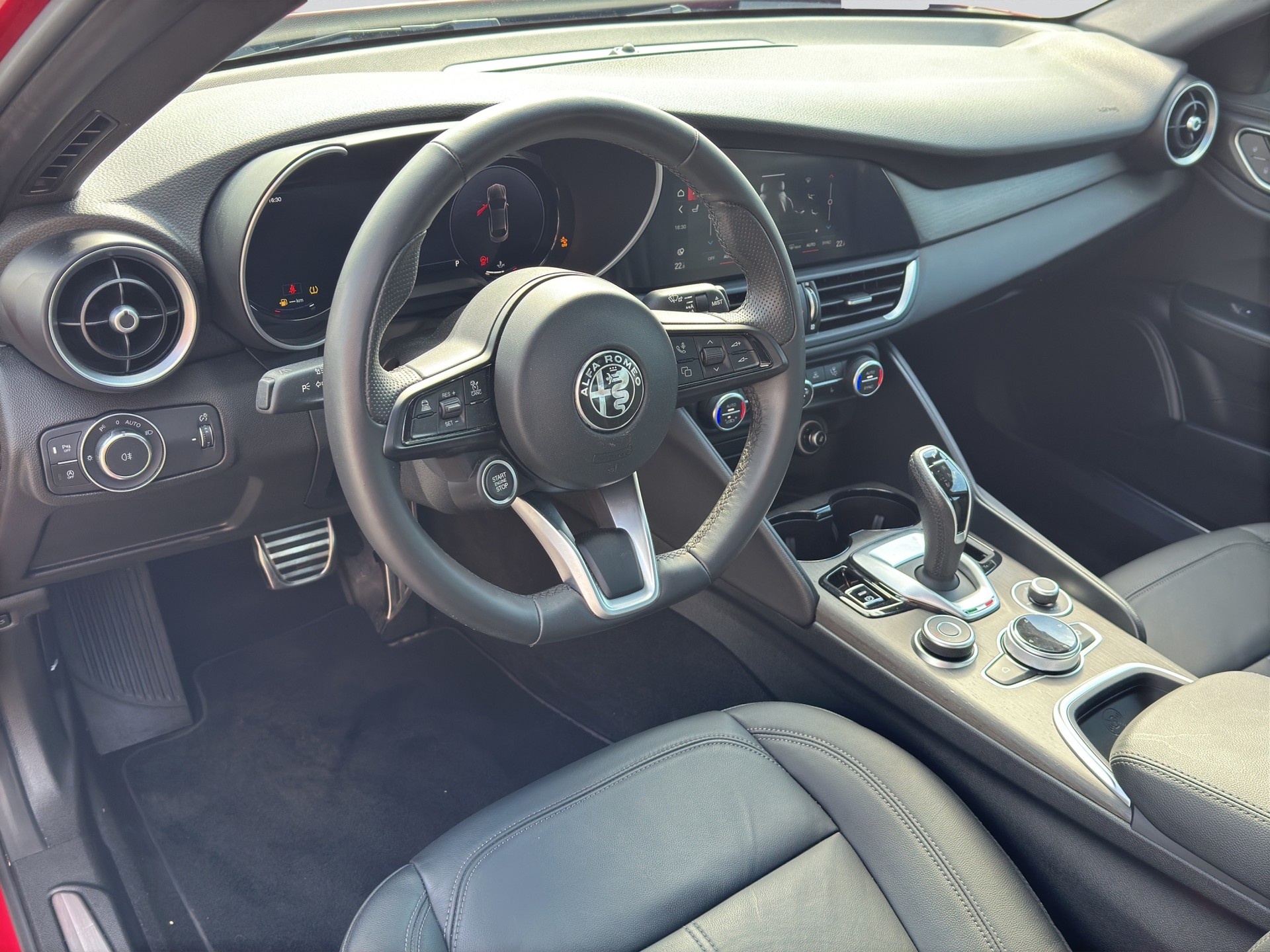 ALFA ROMEO Giulia 2.0 Ti Q4 AT8-image-6