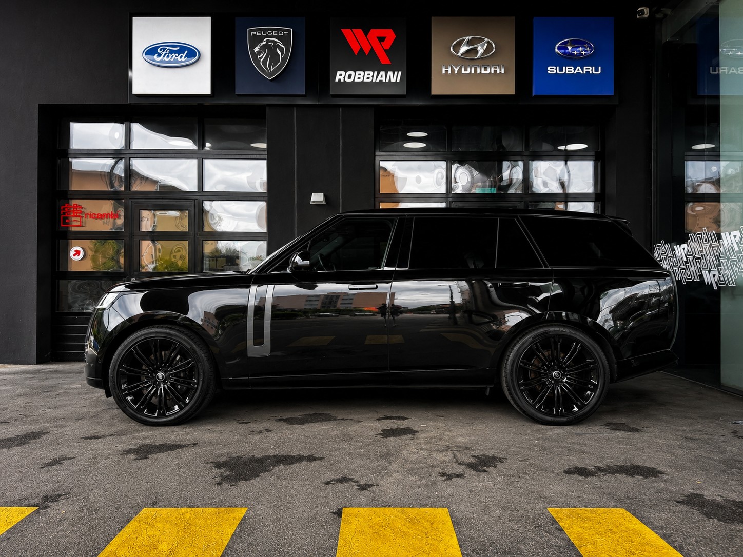LAND ROVER Range Rover LWB D350 3.0D I6 MHEV Autobiography-showroom-element-1