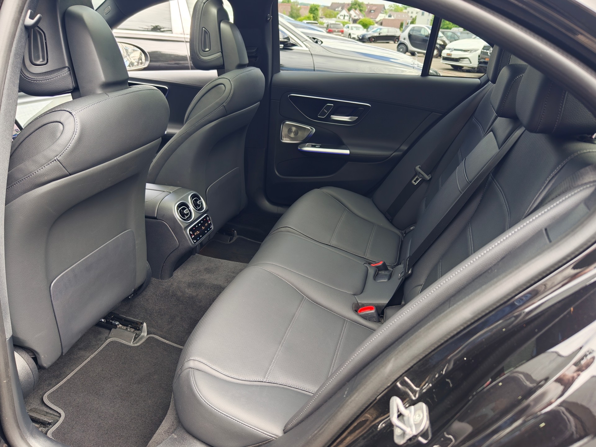 MERCEDES-BENZ C 200 AMG Line 4matic Vollasstattug Massagesitze-image-7