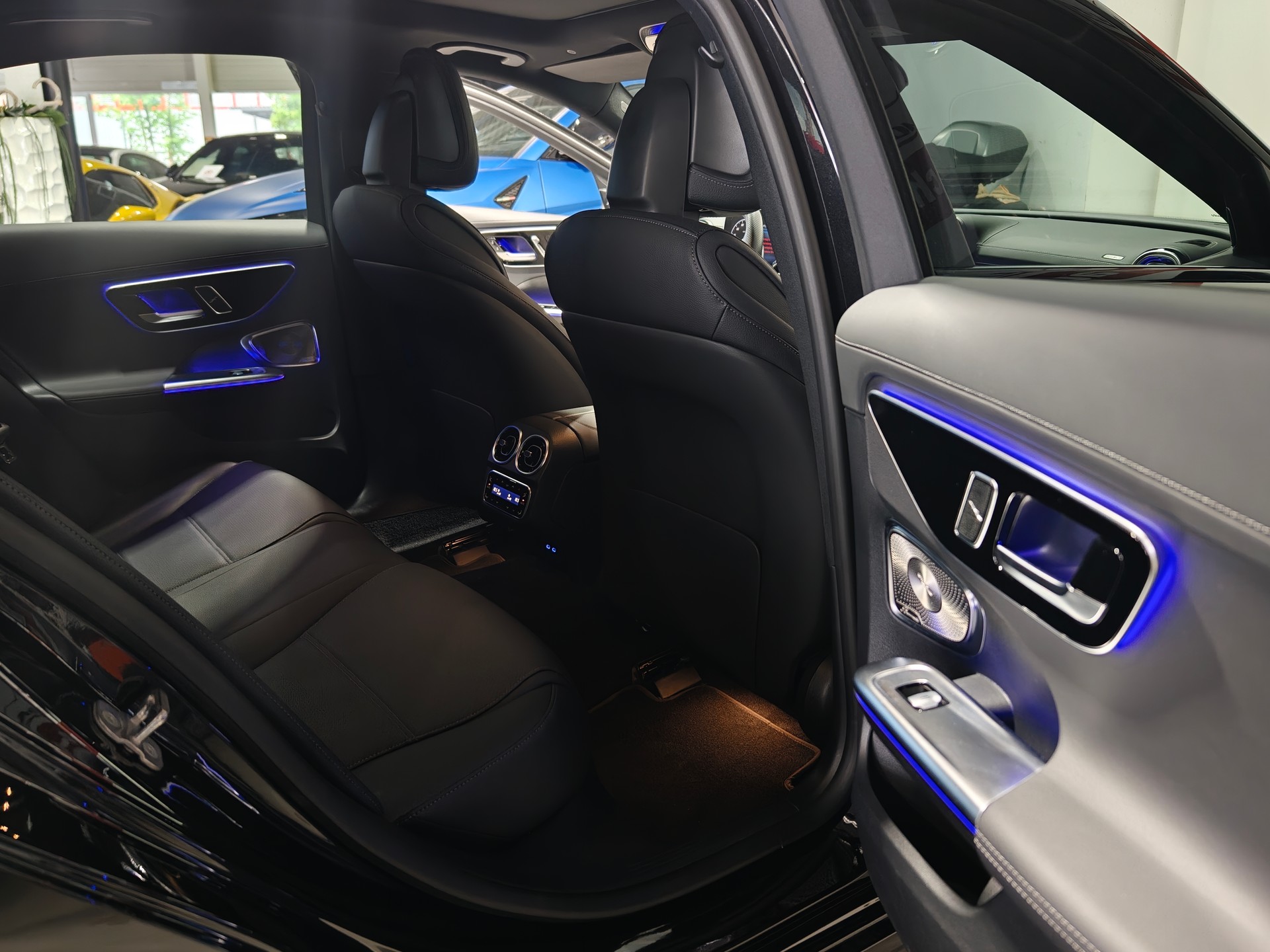 MERCEDES-BENZ C 200 AMG Line 4matic Vollasstattug Massagesitze-image-21