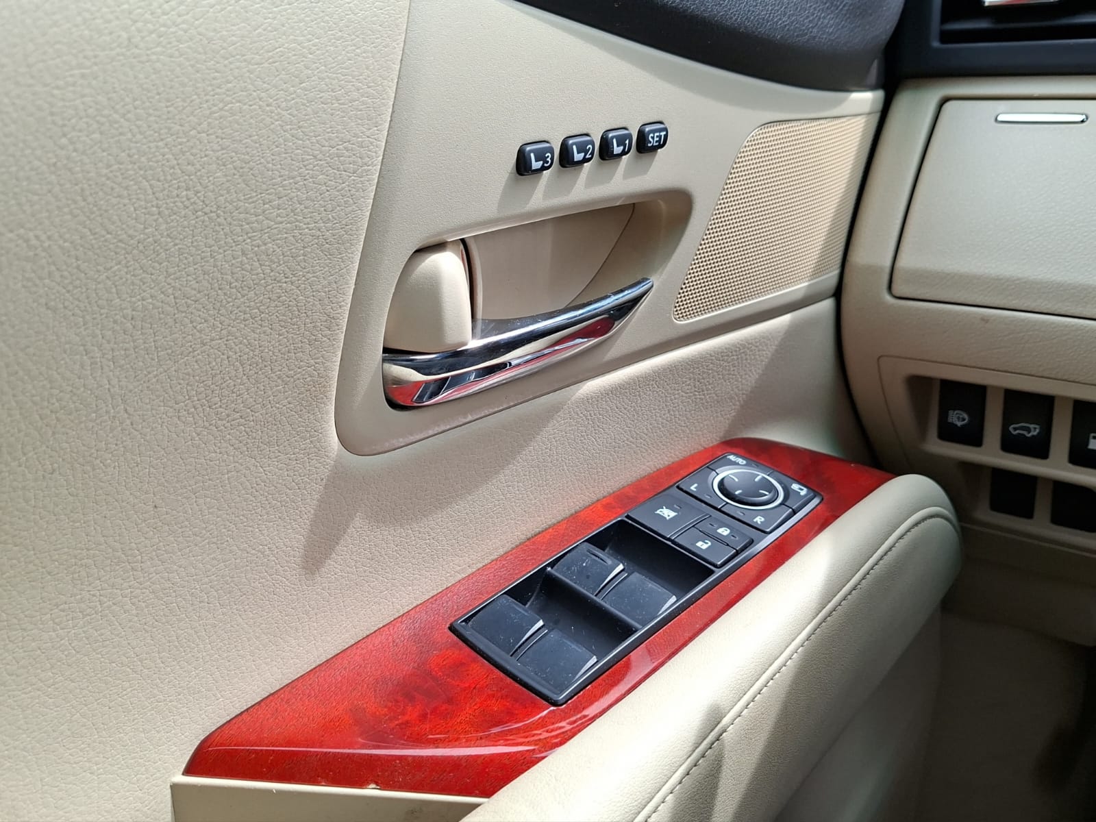LEXUS RX 450h Limited AWD Automatic-image-14
