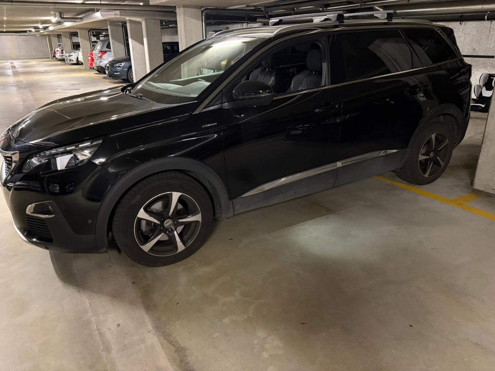 PEUGEOT 5008 1.6 Pure Tech GT LineEAT8-image-1