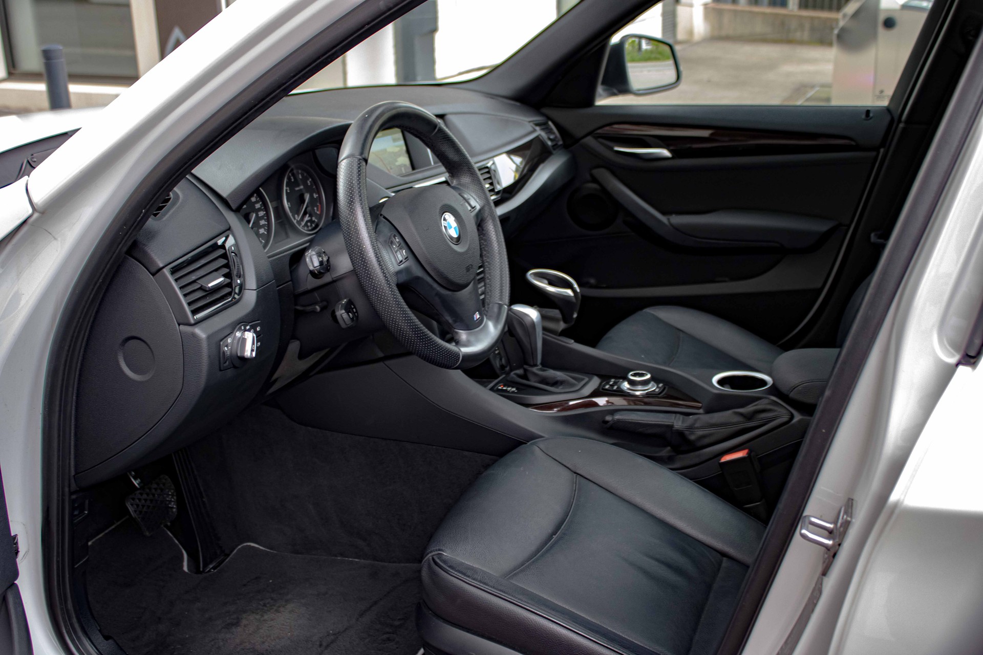 BMW X1 sDrive 18i Steptronic-image-8