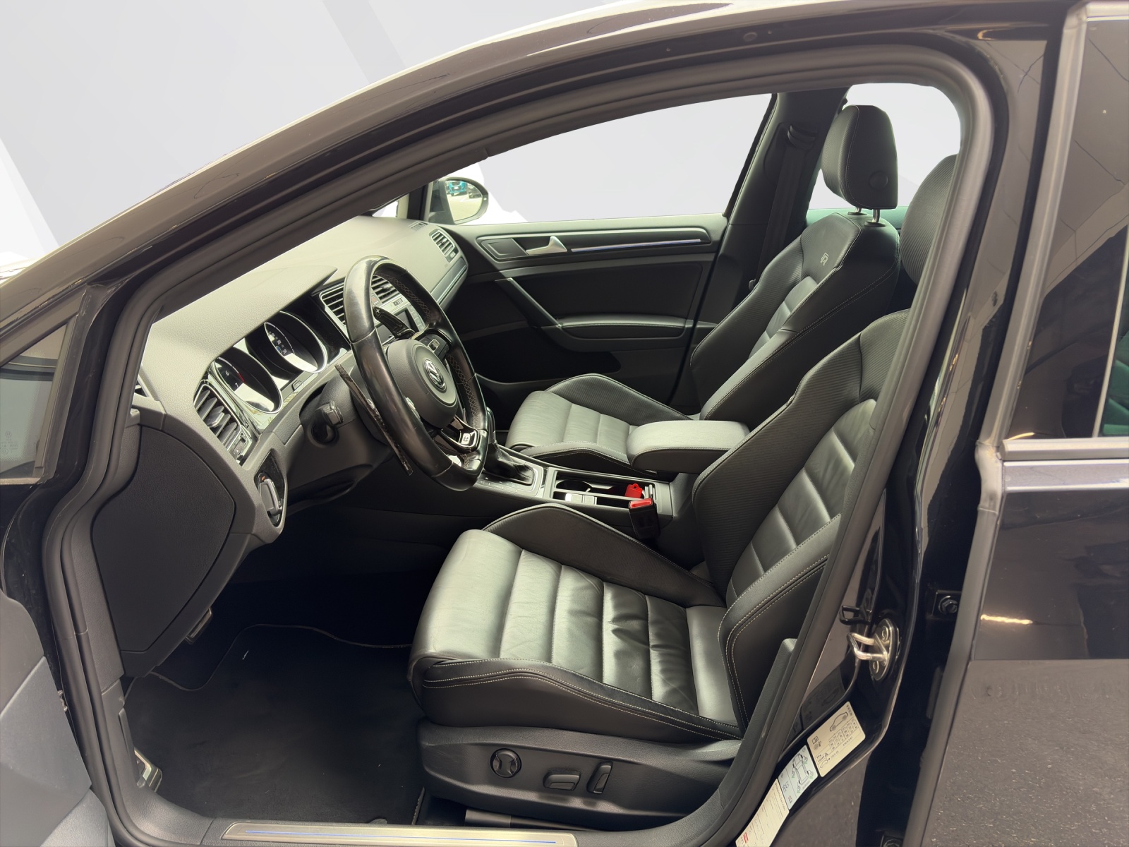VW Golf VII 2.0 TSI R360S DSG 4motion-image-9