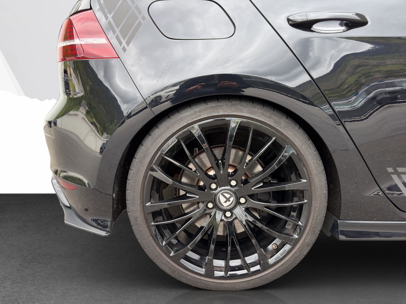 VW Golf VII 2.0 TSI R360S DSG 4motion-image-22