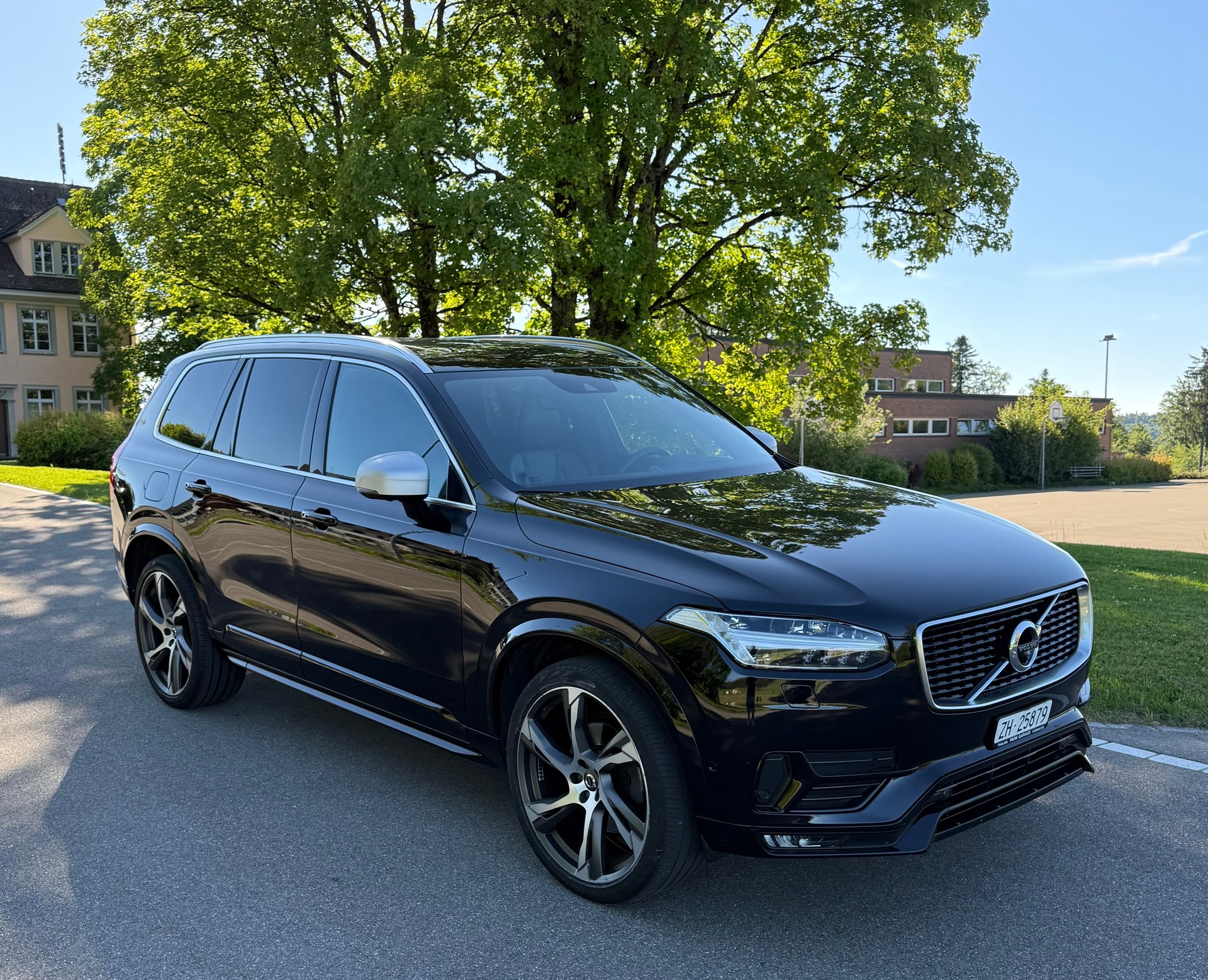 VOLVO 2.0 D5 R-Design 5P. AWD-image-1