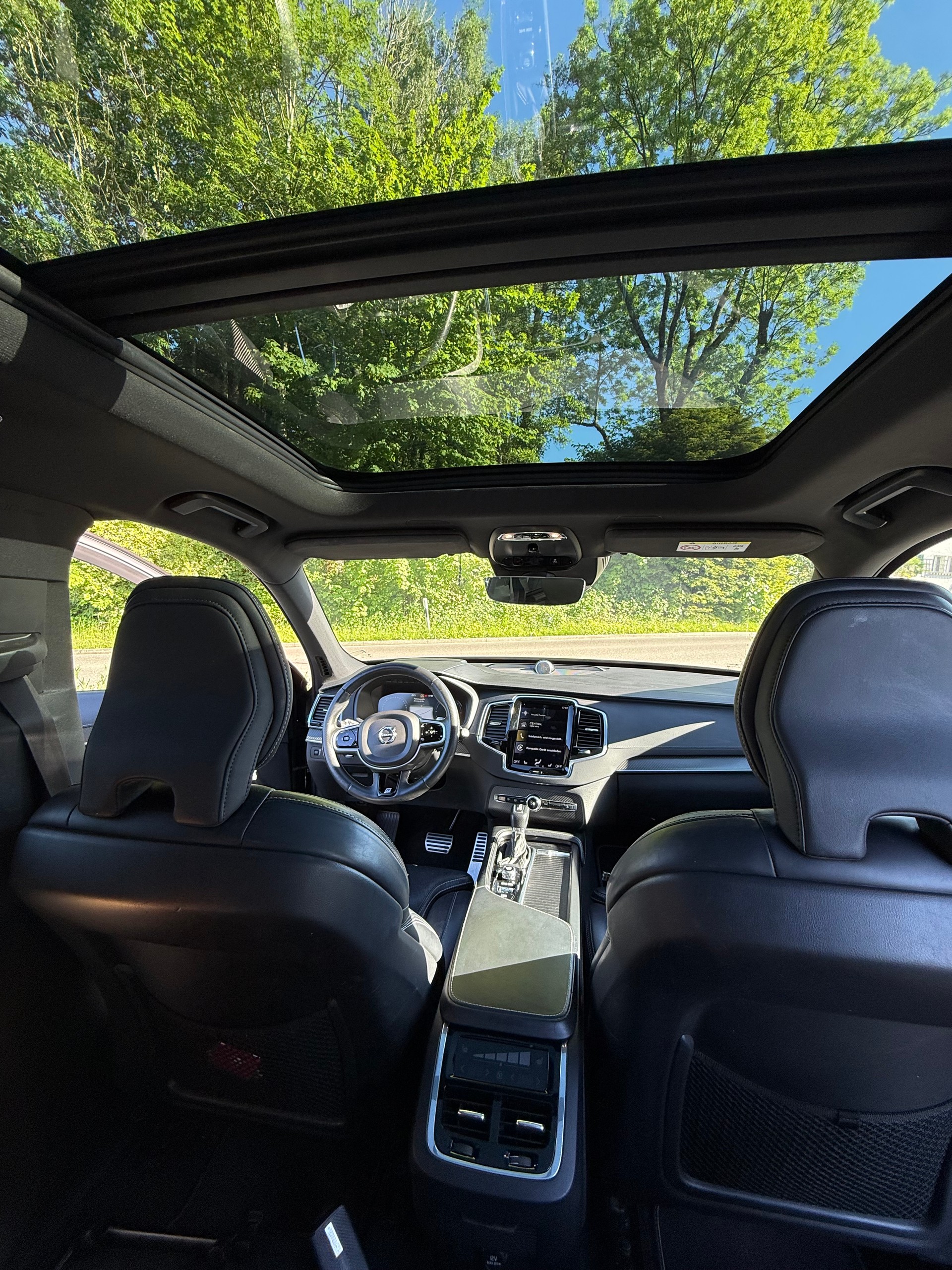 VOLVO 2.0 D5 R-Design 5P. AWD-image-3