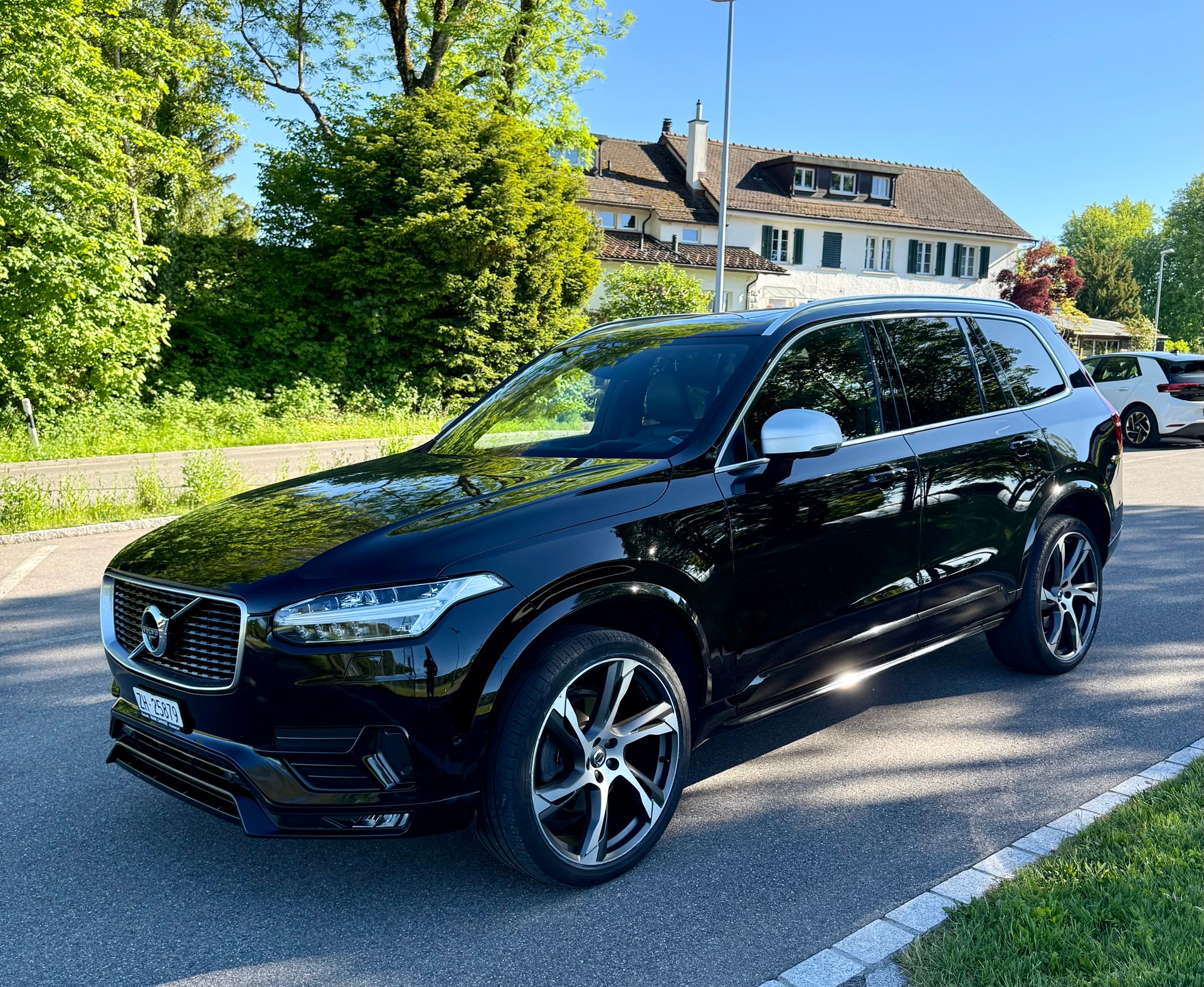VOLVO 2.0 D5 R-Design 5P. AWD-image-0