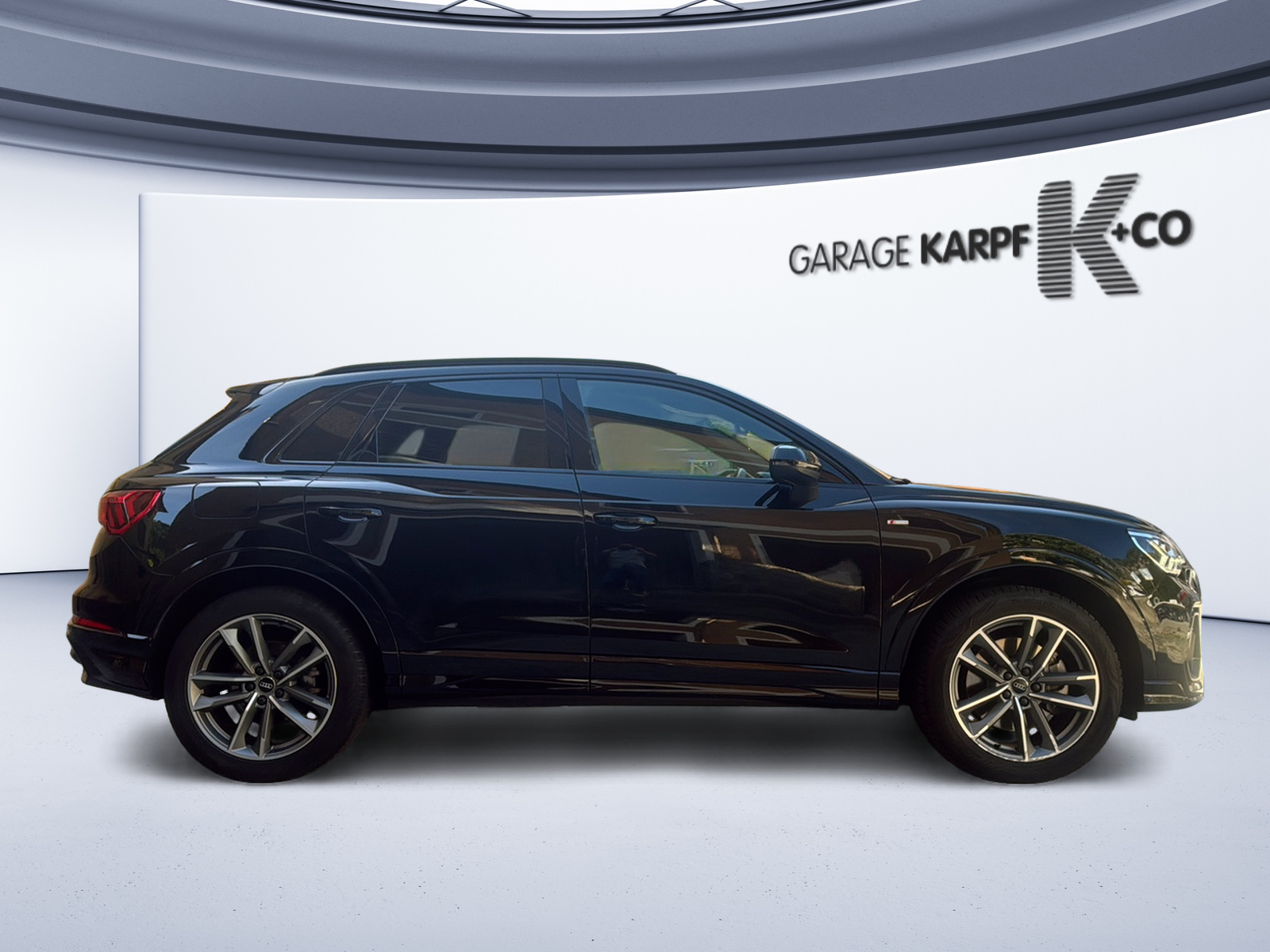 AUDI Q3 40 TFSI S line quattro S-tronic-image-5