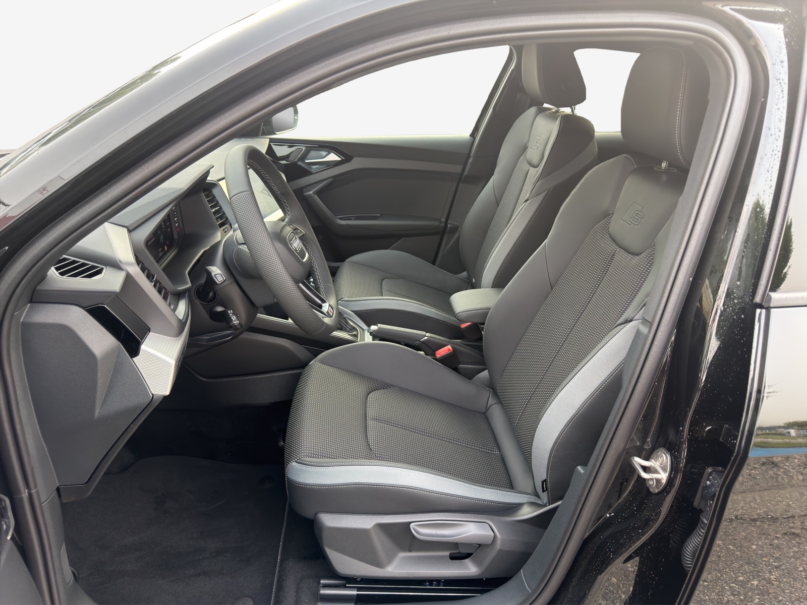 AUDI A1 Sportback 30 TFSI S Line Attraction S-tronic-image-9