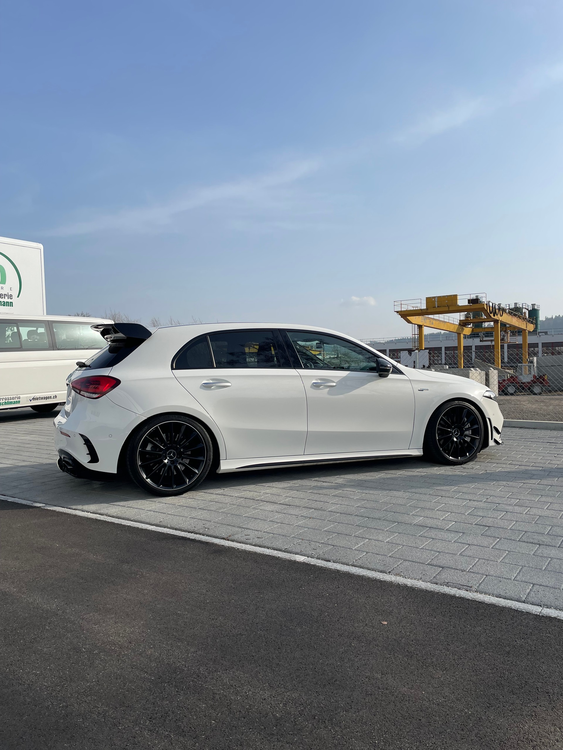 MERCEDES-BENZ A 35 AMG 4matic-image-2