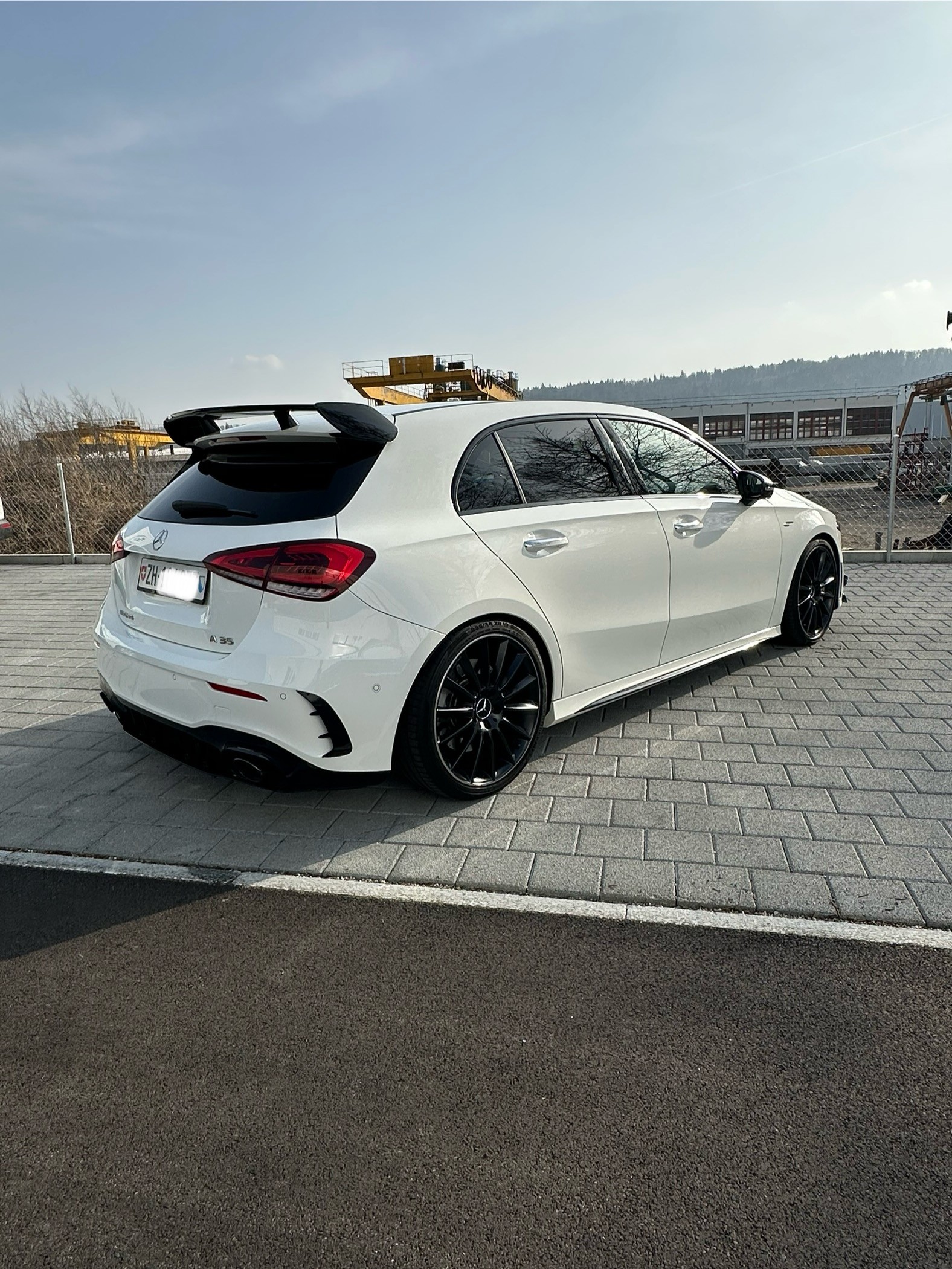 MERCEDES-BENZ A 35 AMG 4matic-image-1