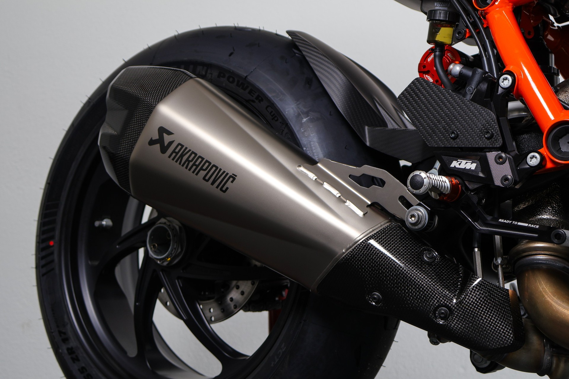 KTM 1390 Super Duke RR-image-9