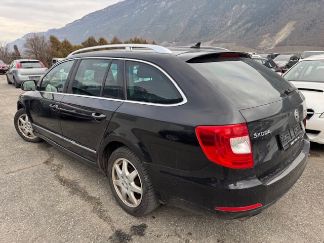 SKODA Superb Combi 1.8 TSI Elegance 4x4-image-7