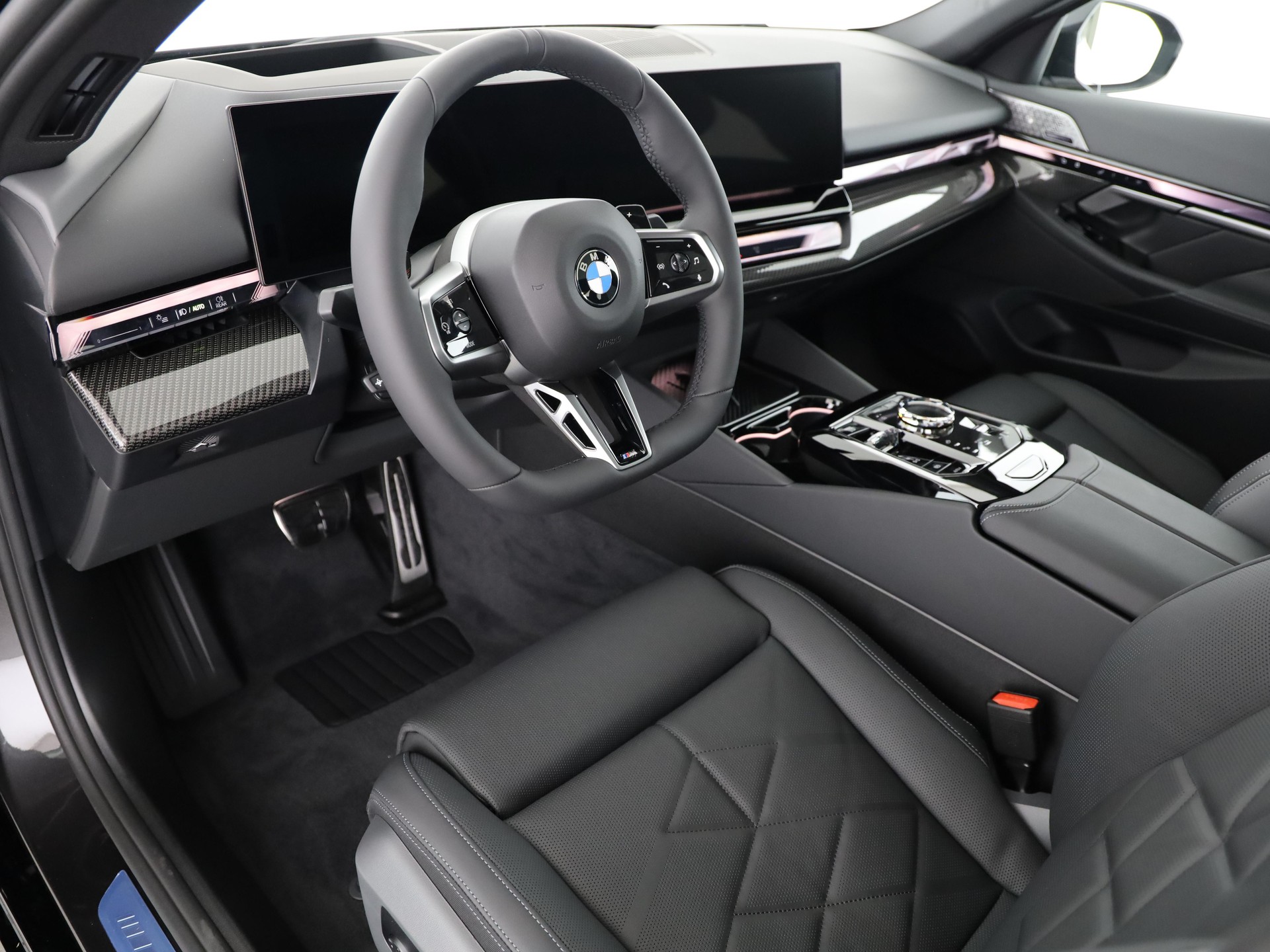 BMW 540d xDrive-image-11