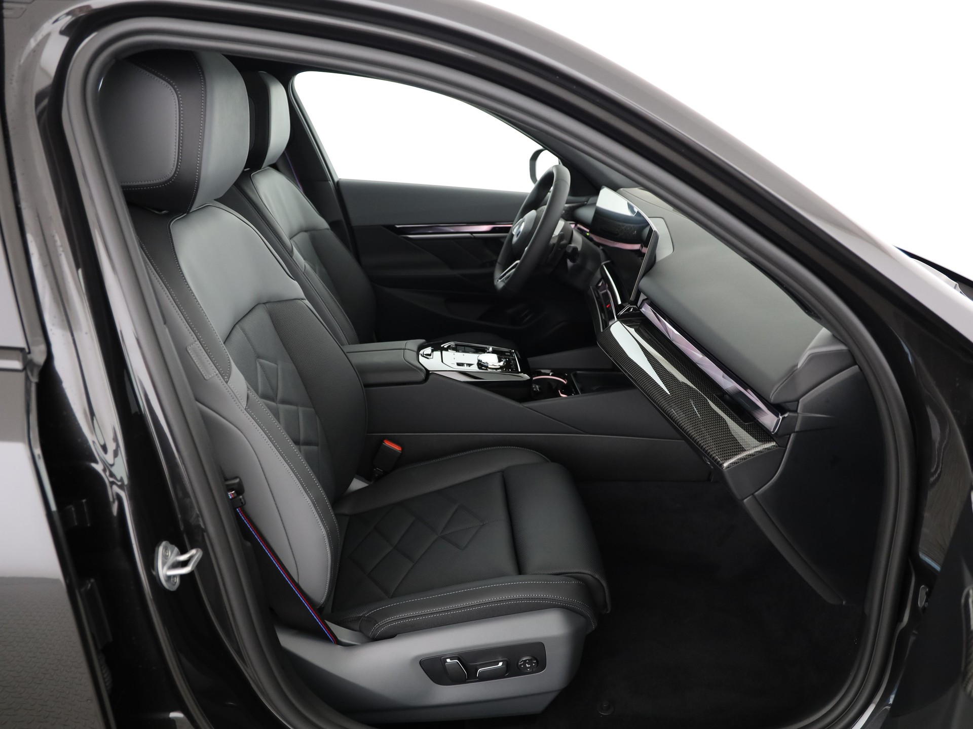 BMW 540d xDrive-image-14