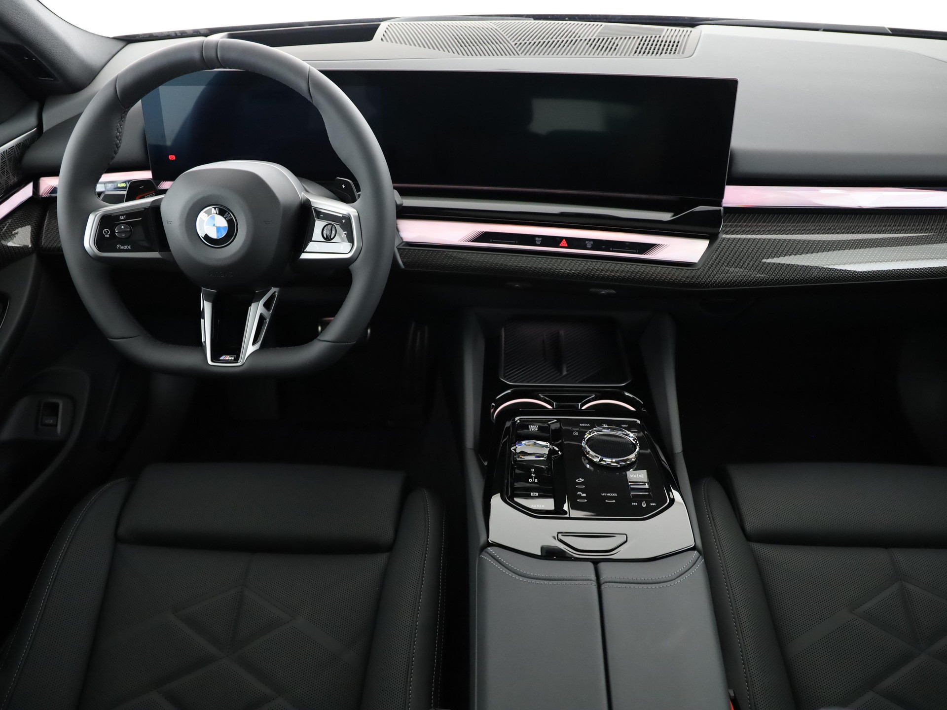 BMW 540d xDrive-image-16