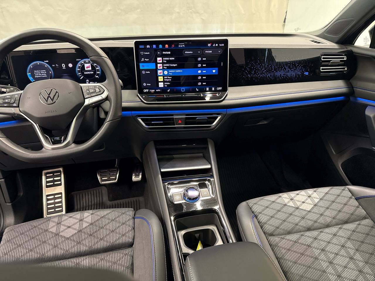 VW Tiguan 2.0 TDI SCR R-Line 4Motion "Black Style"-image-8
