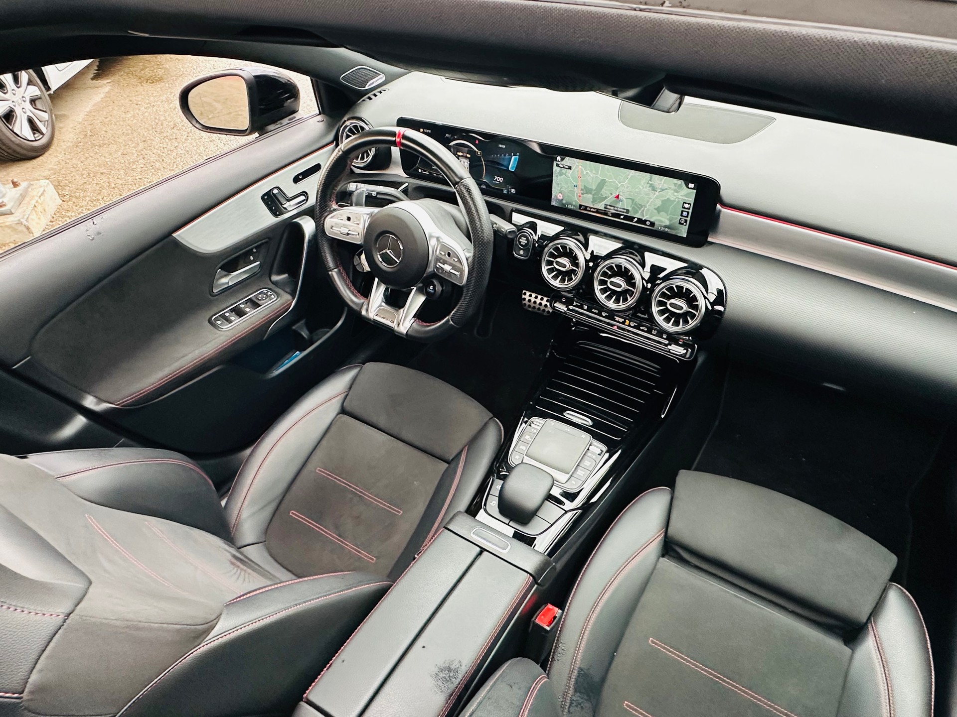 MERCEDES-BENZ A 35 AMG 4Matic Edition 1 Speedshift-image-14