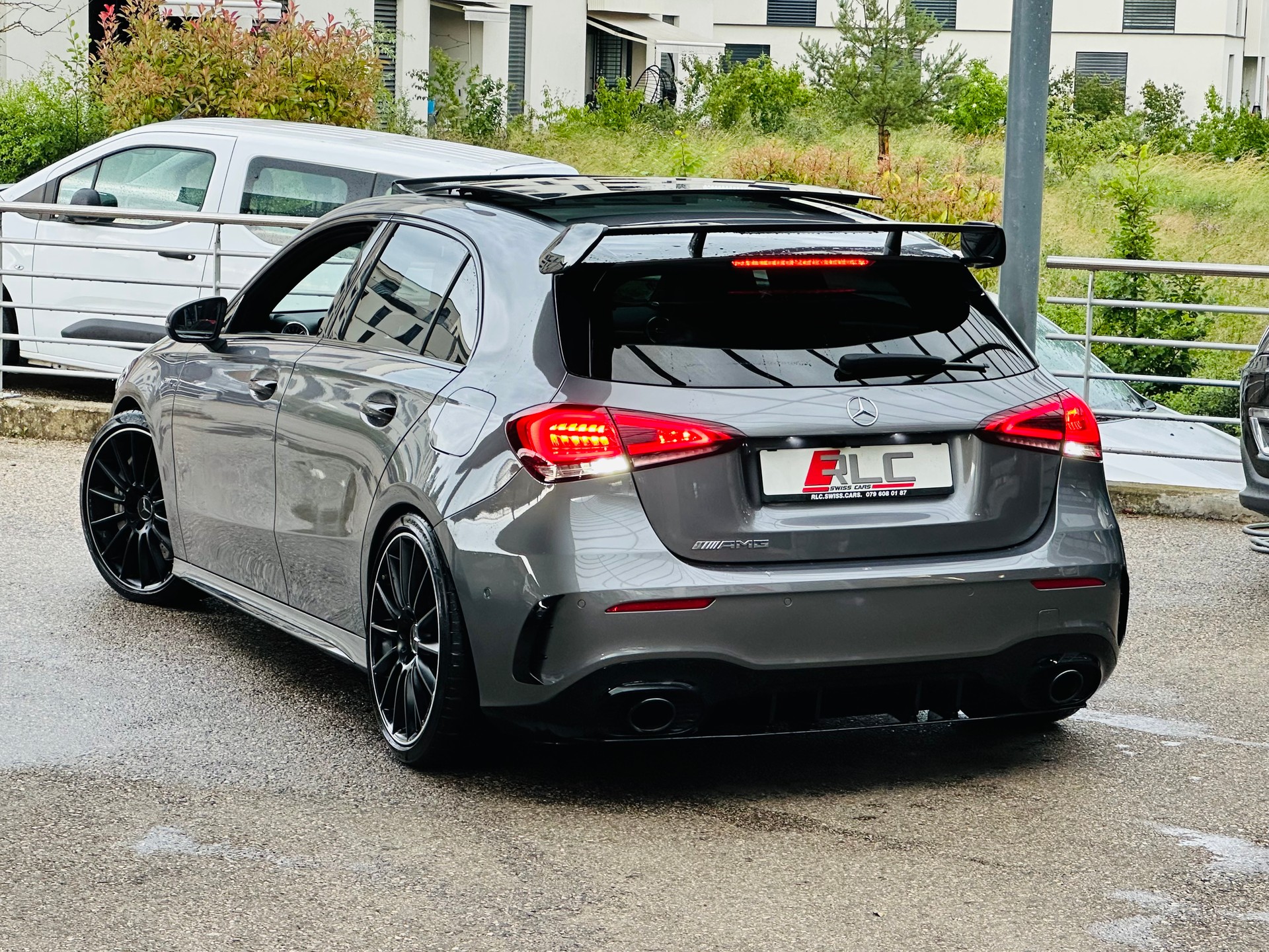 MERCEDES-BENZ A 35 AMG 4Matic Edition 1 Speedshift-image-10