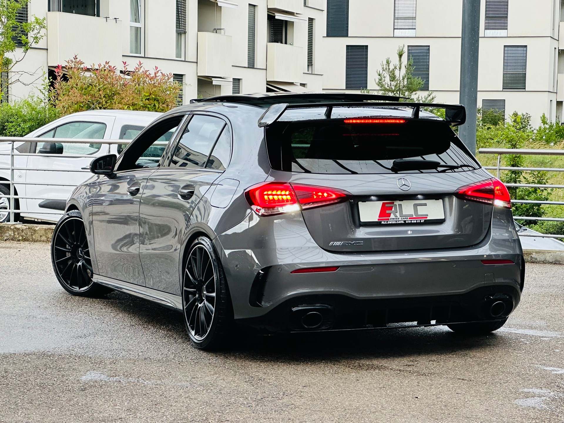 MERCEDES-BENZ A 35 AMG 4Matic Edition 1 Speedshift-image-8