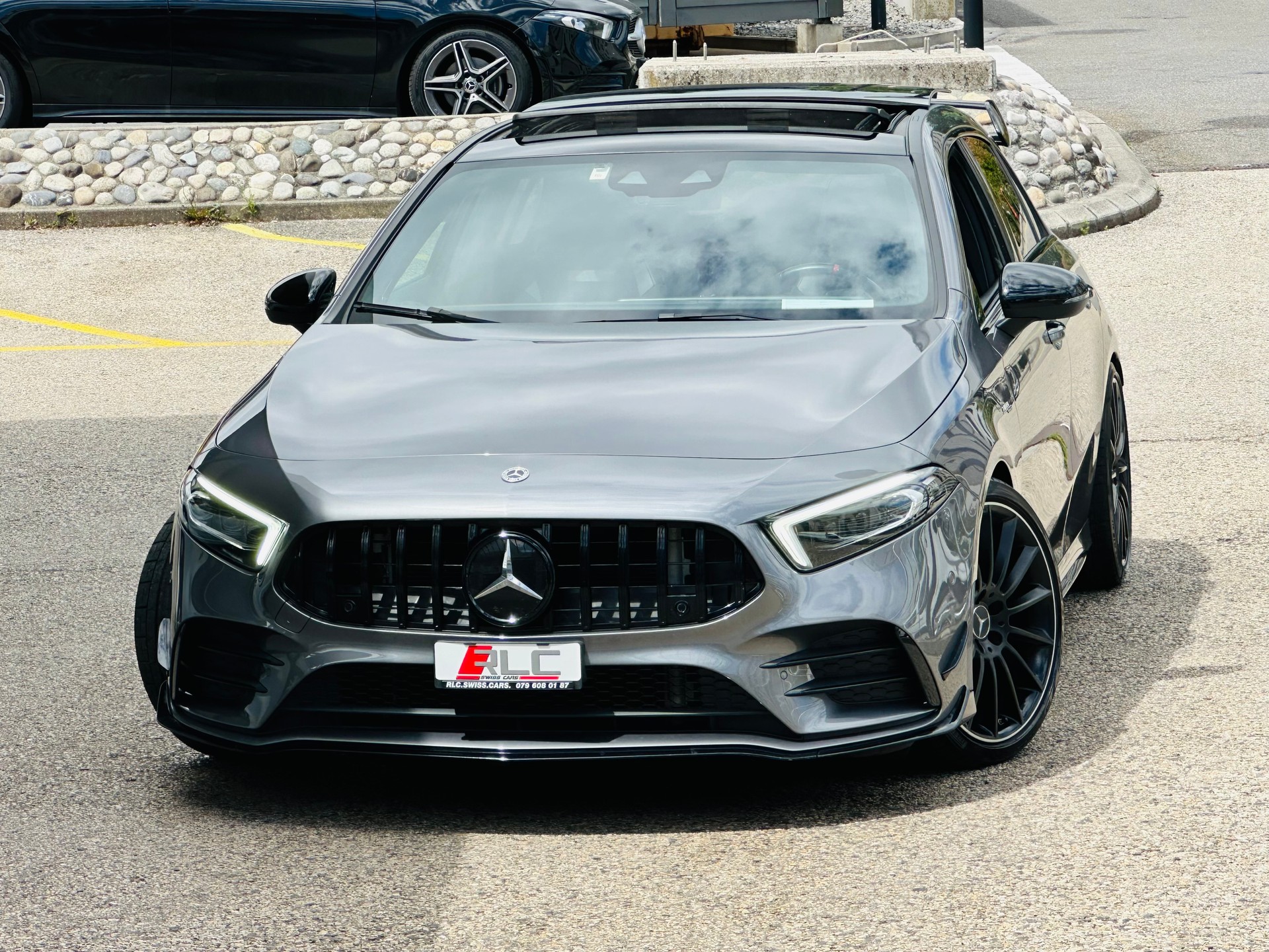 MERCEDES-BENZ A 35 AMG 4Matic Edition 1 Speedshift-image-1