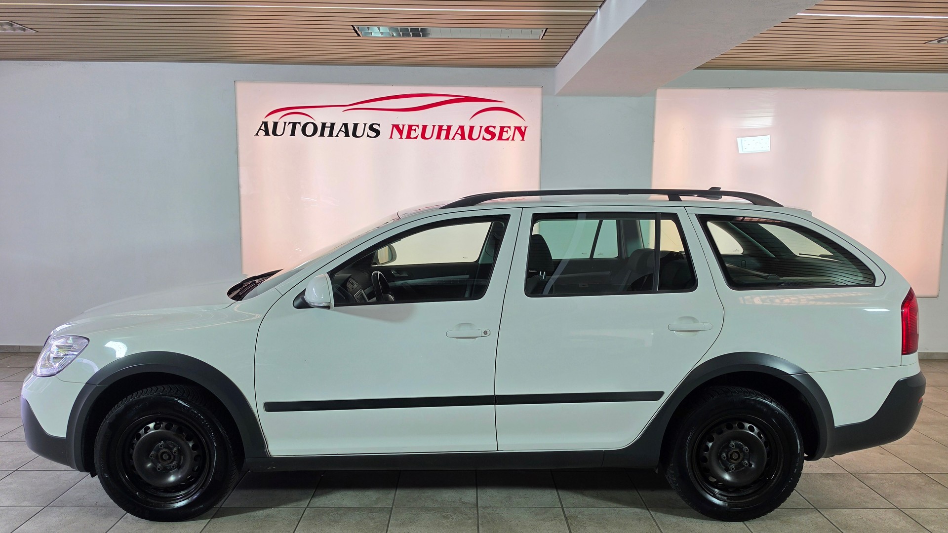 SKODA Octavia Combi 2.0 TDI Scout 4x4 DSG, Schweizer Fahrzeug, Frisch ab MFK und Frisch ab Service, 8-FACH BEREIFT-image-5