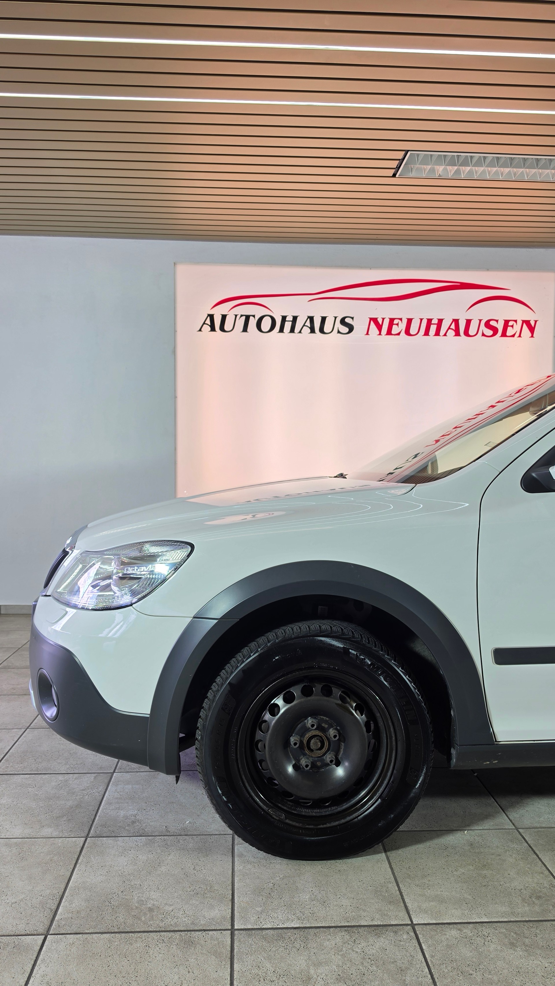 SKODA Octavia Combi 2.0 TDI Scout 4x4 DSG, Schweizer Fahrzeug, Frisch ab MFK und Frisch ab Service, 8-FACH BEREIFT-image-4
